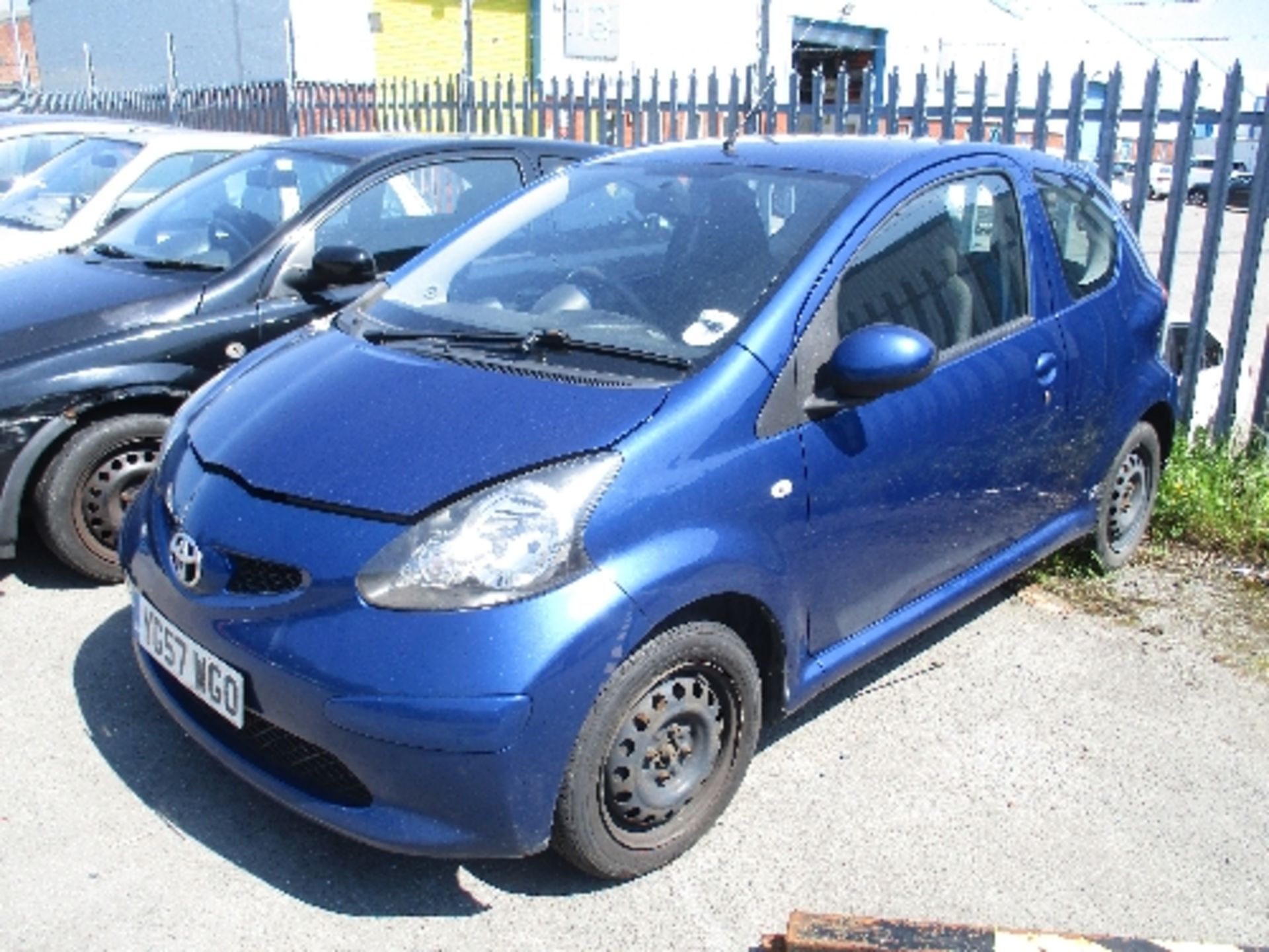 TOYOTA AYGO BLUE VVT-I 1.0L 3 DOOR HATC - Image 2 of 3