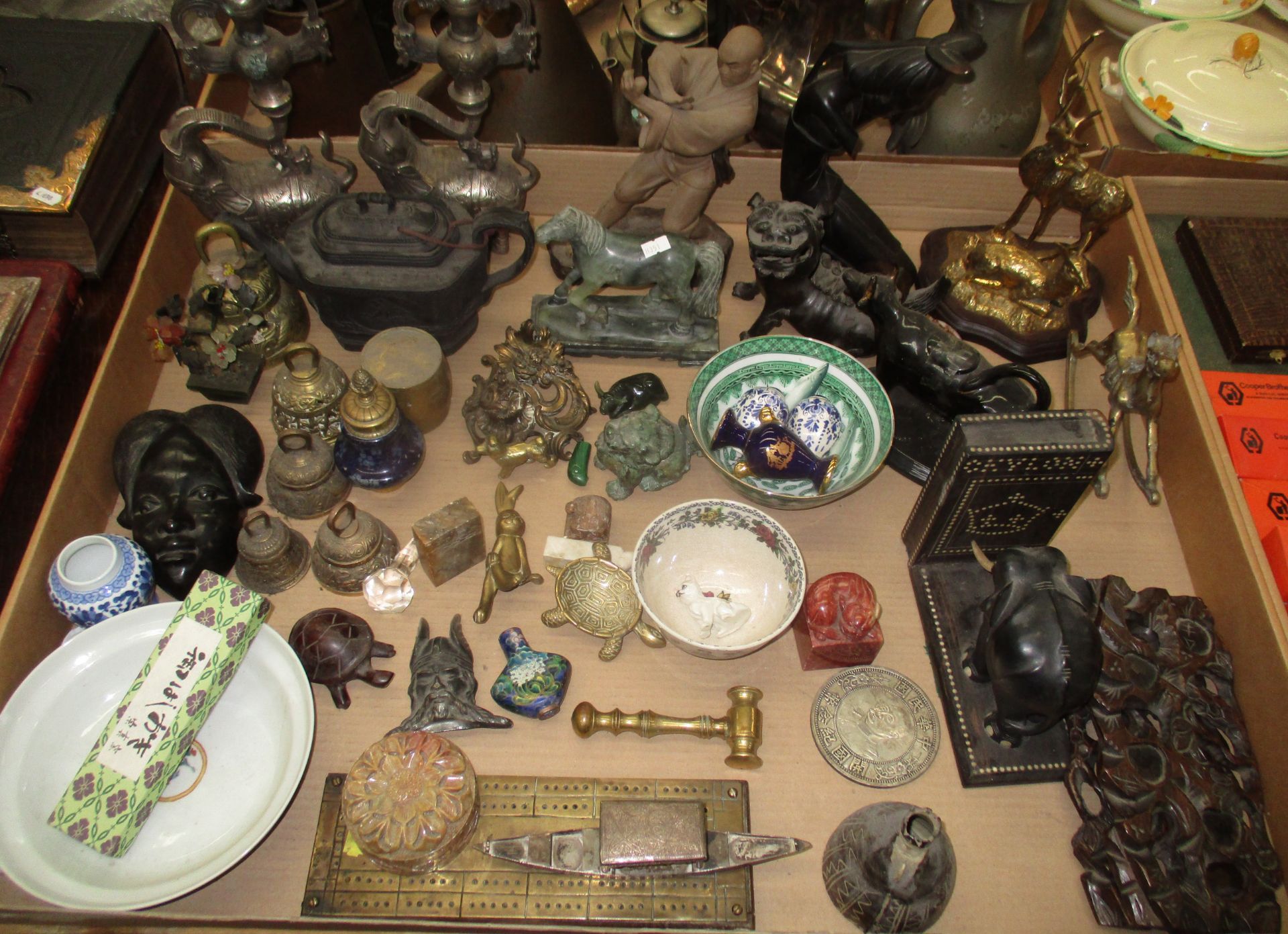 Contents to tray - a Jadeite horse figurine, other assorted figurines, Soapstone in dish with lid,