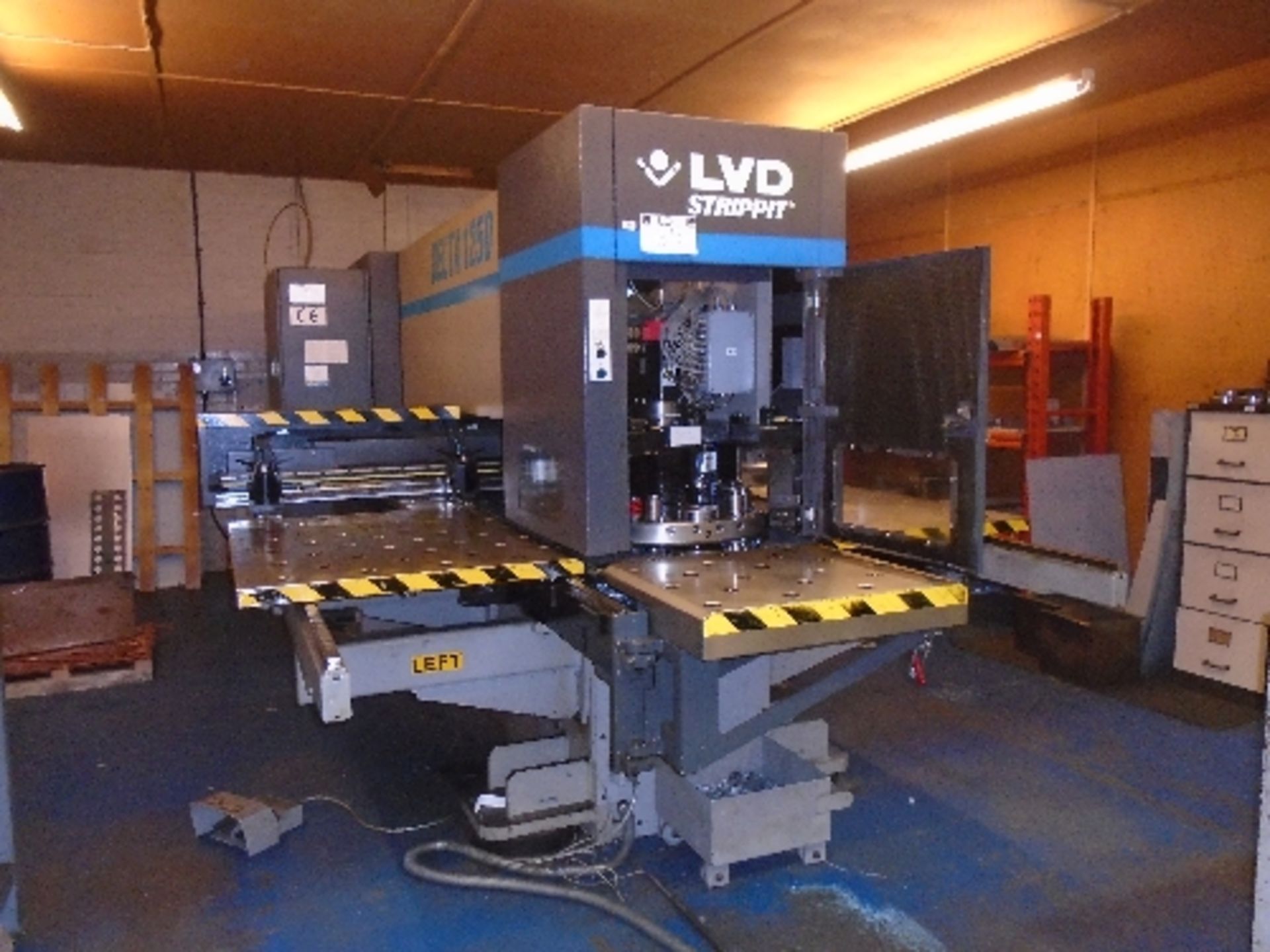 AN LVD STRIPPIT DELTA 1250 INDUSTRIAL PUNCH MACHINE MODEL 1250 LVD THIN, SERIAL NO.