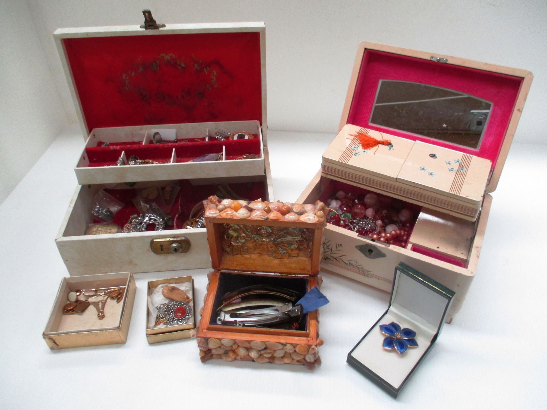 3 jewellery boxes and contents quantity of assorted costume jewellery - brooches, hair clips, beads,