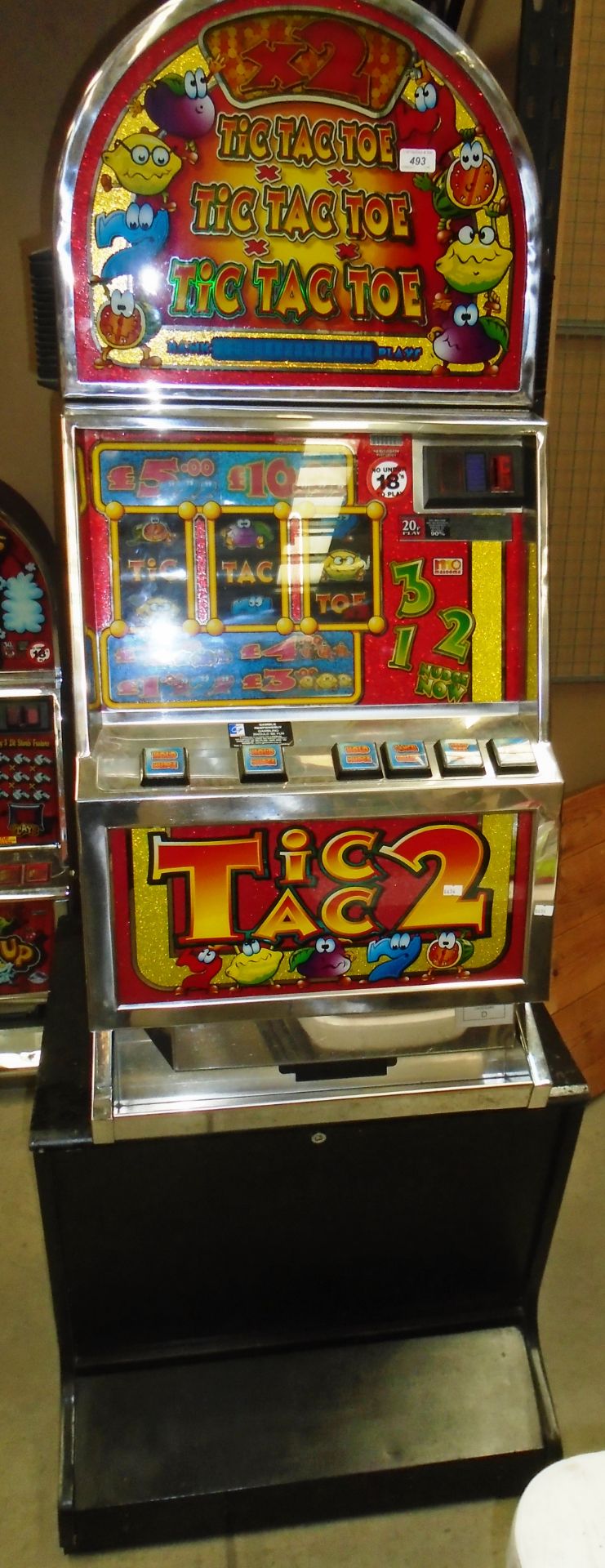 A Mazooma Tic Tac Toe coin operated slot machine - 240v