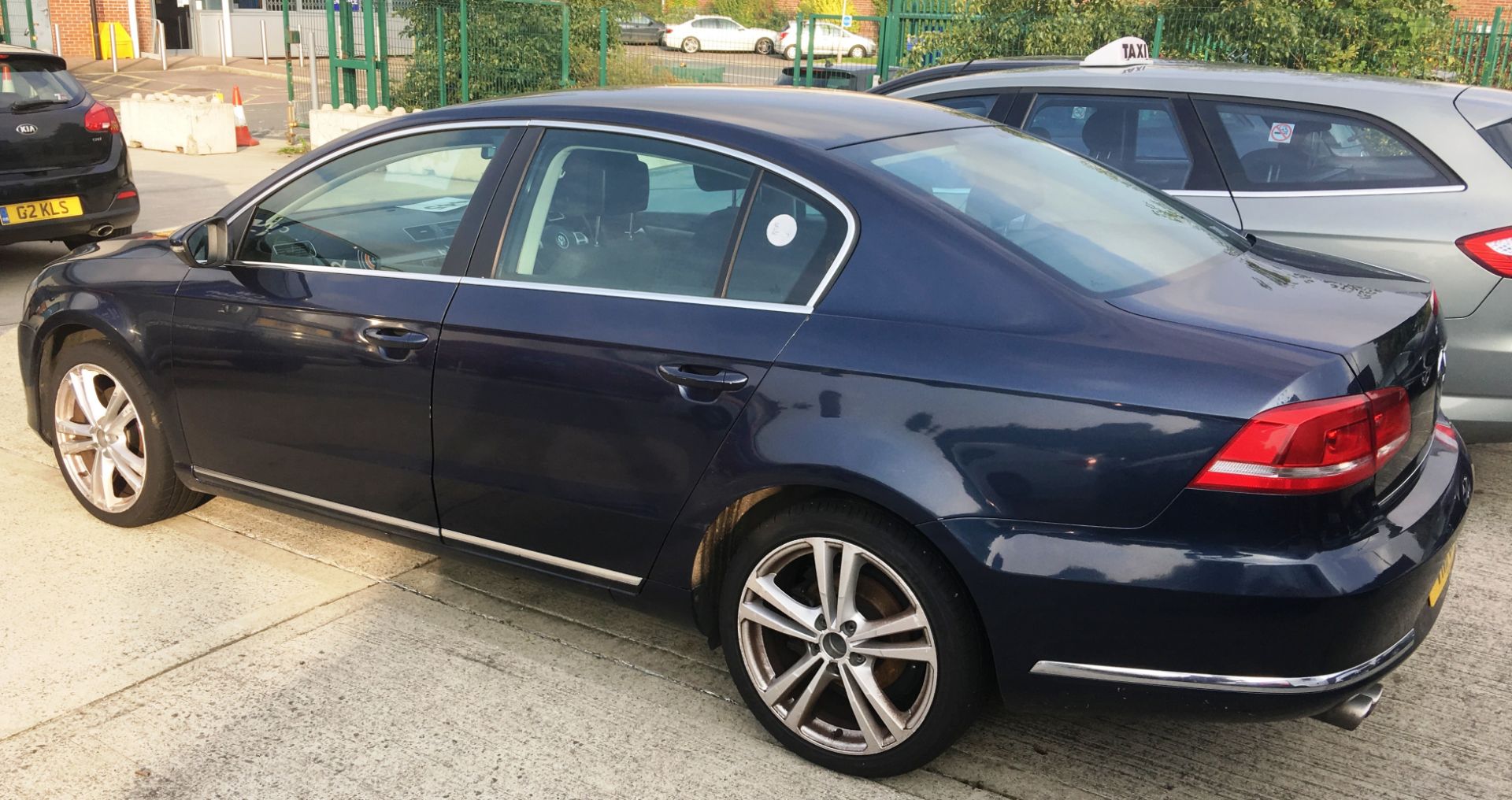 VW Passat SE Bluemotion Tech 4 door saloon - Diesel - Blue Reg No: VN11 GDJ Rec Mileage: 142, - Image 4 of 4