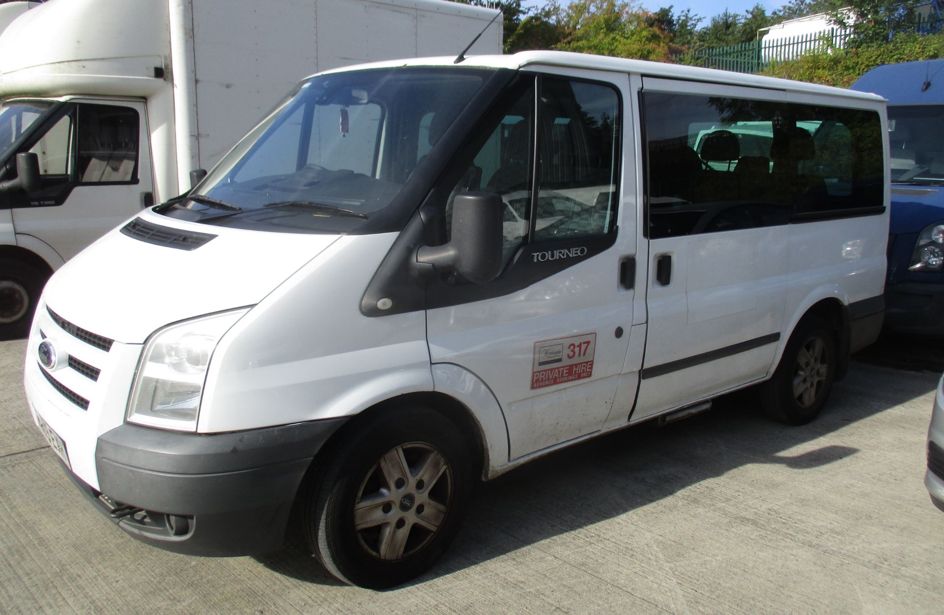 Ford Transit 110 T280S LTD TOU minibus - Diesel - White Reg No: MJ09 EXH Rec Mileage: 153, - Image 3 of 4