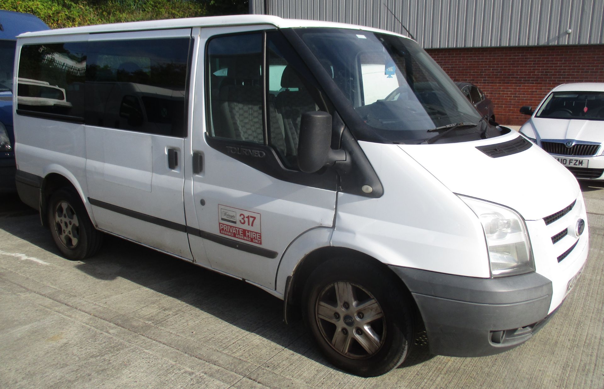 Ford Transit 110 T280S LTD TOU minibus - Diesel - White Reg No: MJ09 EXH Rec Mileage: 153, - Image 2 of 4