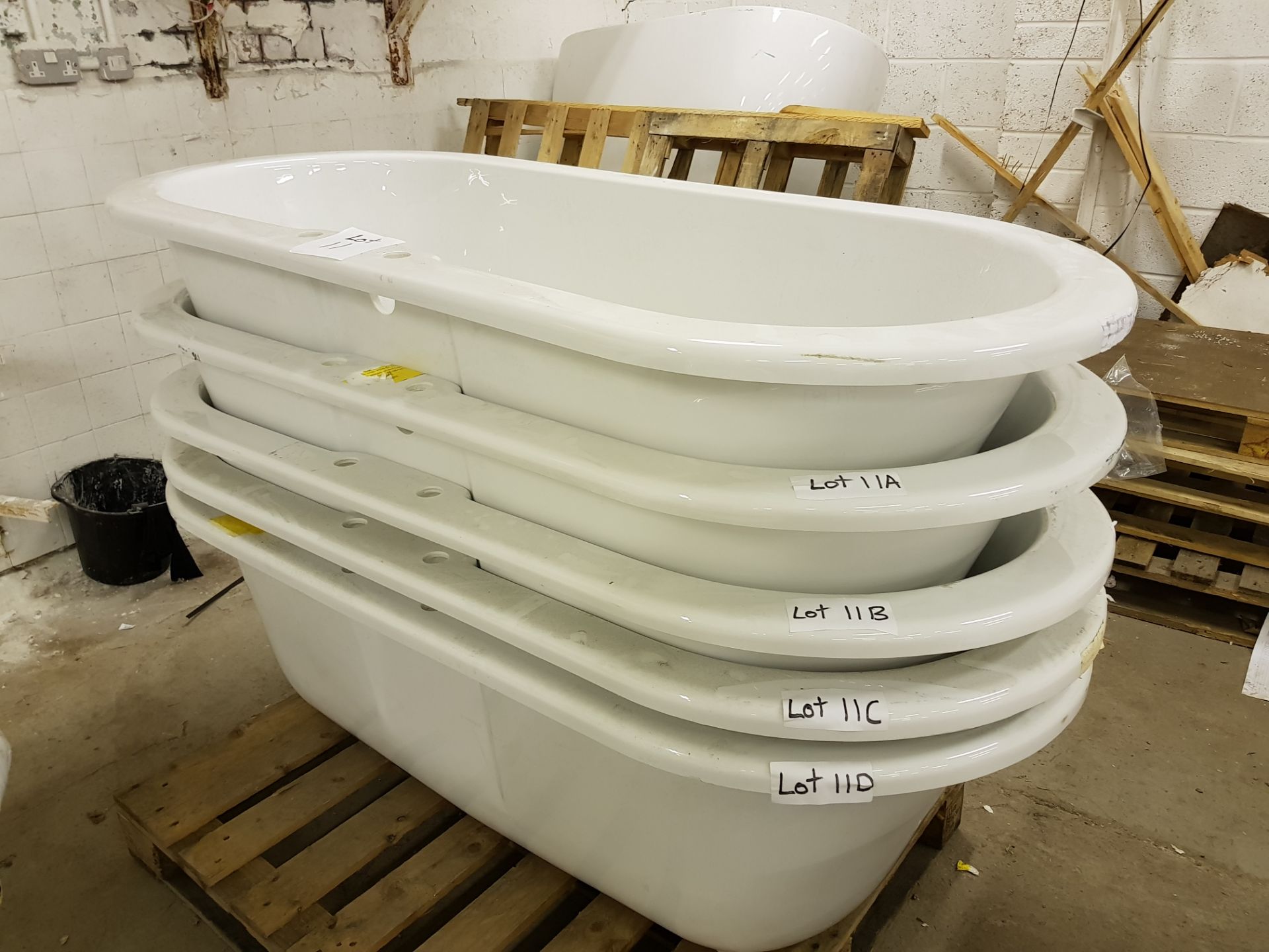 1690x780 double ended roll top bath. - Image 2 of 2