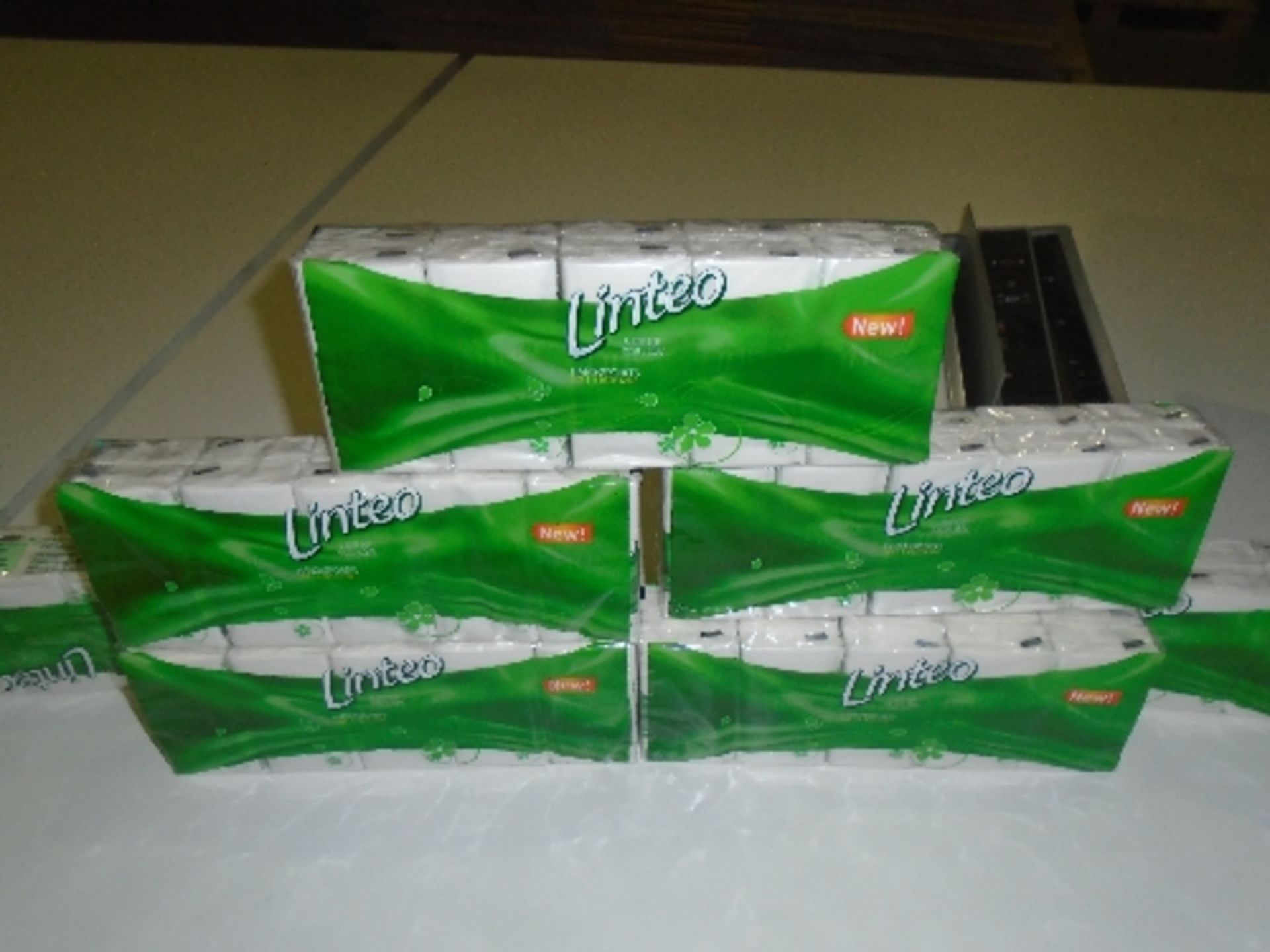 480 x packs of Linteo soft and resistant tissues (20 x outer boxes) ref: PL1272424