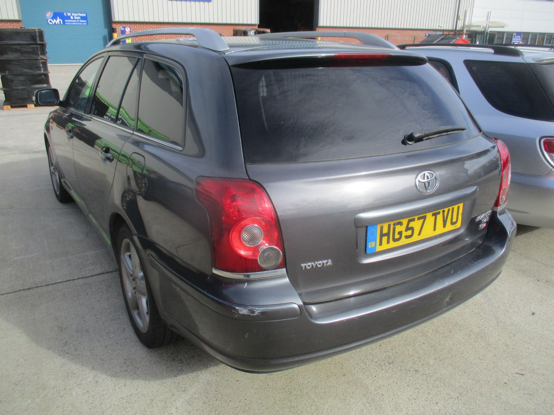 TOYOTA AVENSIS D-4D T180 2.2 ESTATE - diesel - grey REG NO: HG57 TVU REC. MIL: 127,666+ 1ST REG: 23. - Image 2 of 4