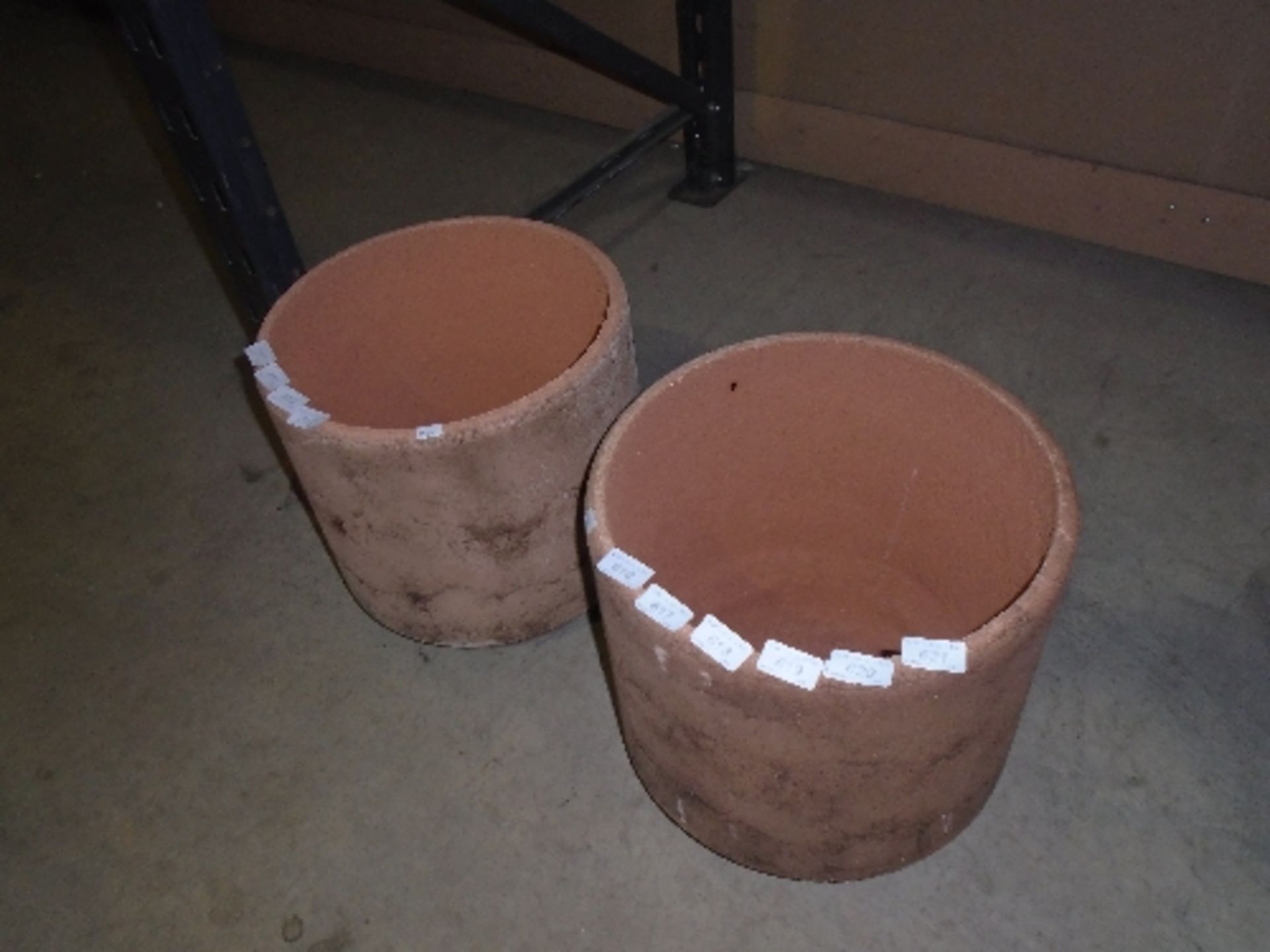 25 x terracotta plant pots 35cm high ref: PL1033973