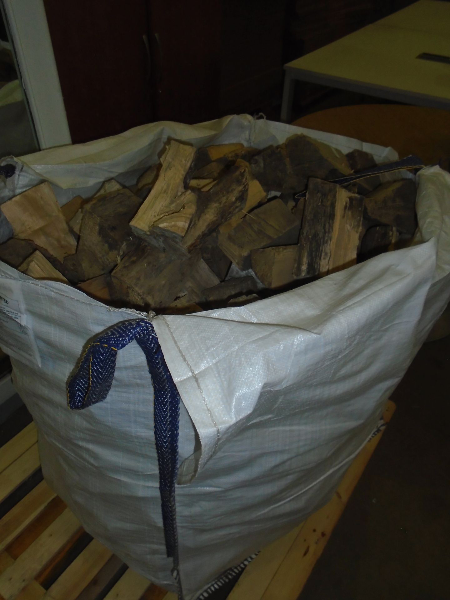 Contents to large sack - extra dry matured fire logs