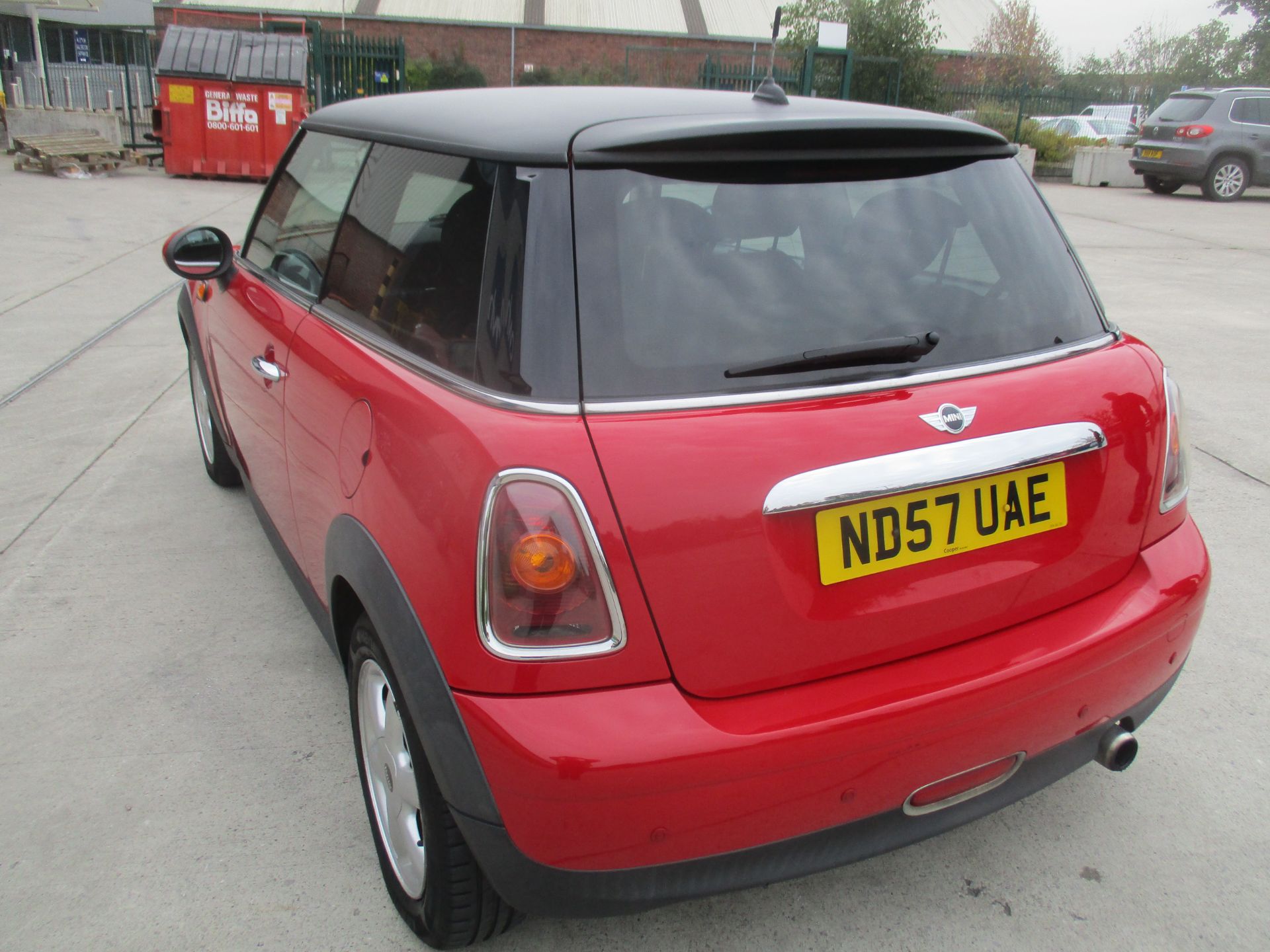 MINI ONE 1.4 3 DOOR HATCHBACK - petrol - red Reg. No: ND57 UAE Rec. Mil: 103,700+ 1st Reg: 27.09. - Image 3 of 5