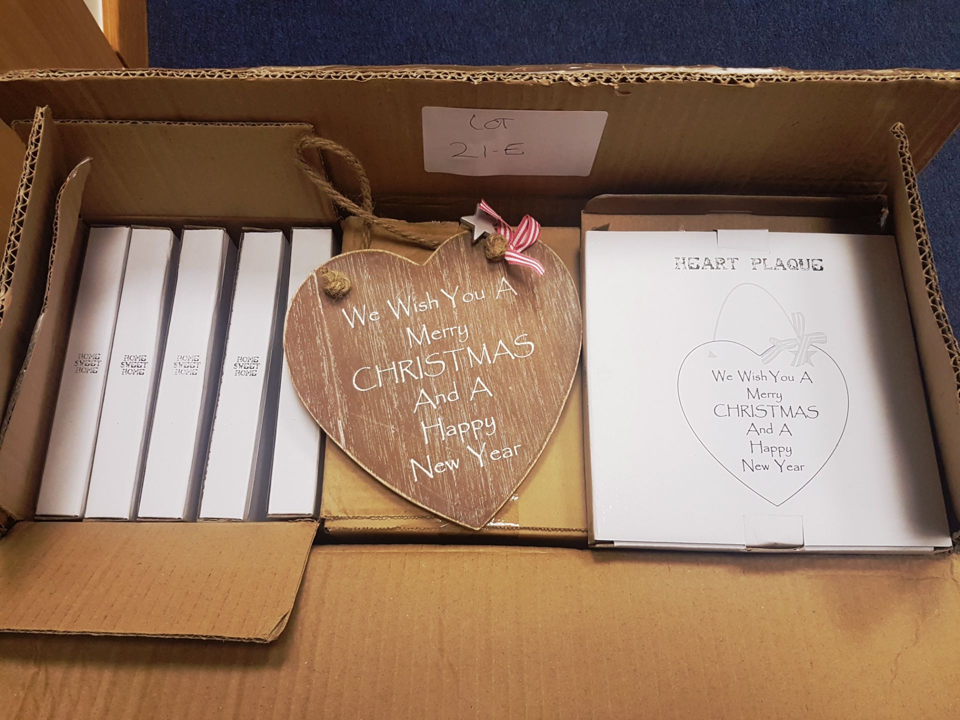 36 x wooden heart shaped Christmas plaques 'We Wish You a Merry Christmas and a Happy New Year' -