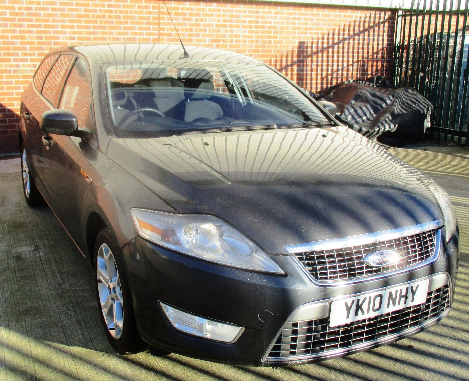 FORD MONDEO TITANIUM 2.0 TDi 140 ESTATE - diesel - grey Reg No: YK10 NHY Rec.