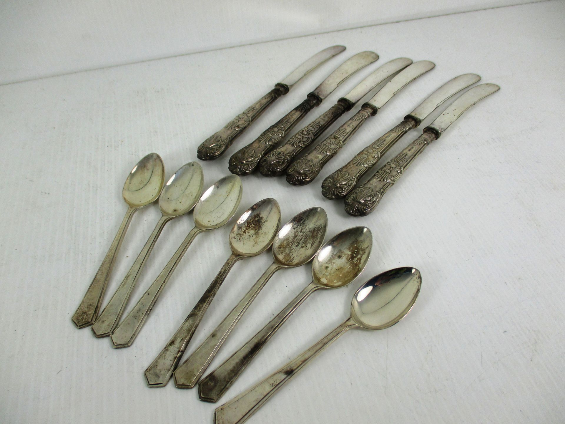 A set of seven silver teaspoons,