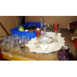 Contents to part of rack - small quantity of glassware and a small quantity of assorted pottery