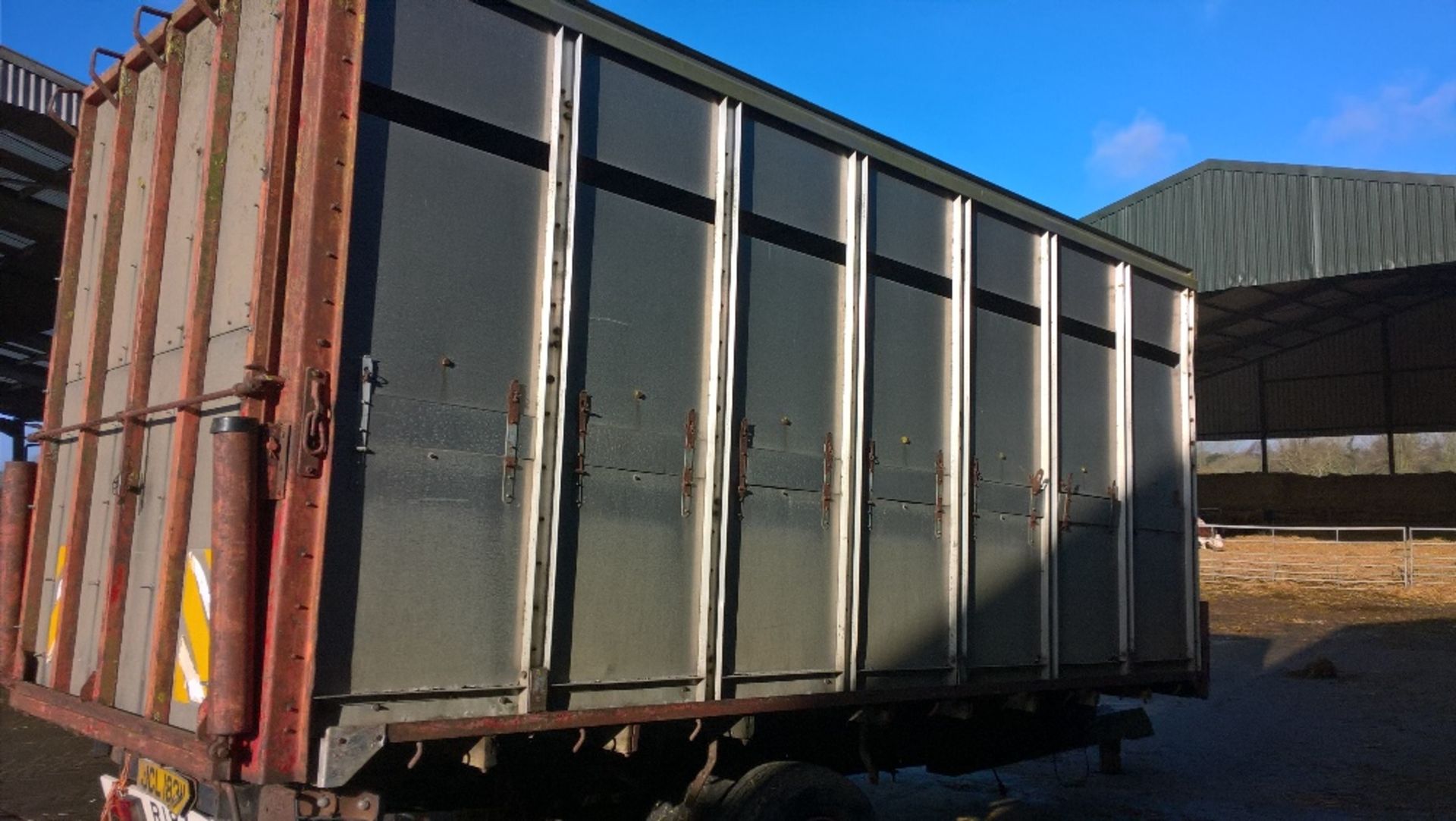 Cattle transport box with aluminium body 4.88m / 2.28m. Stored near Bungay. - Image 3 of 4