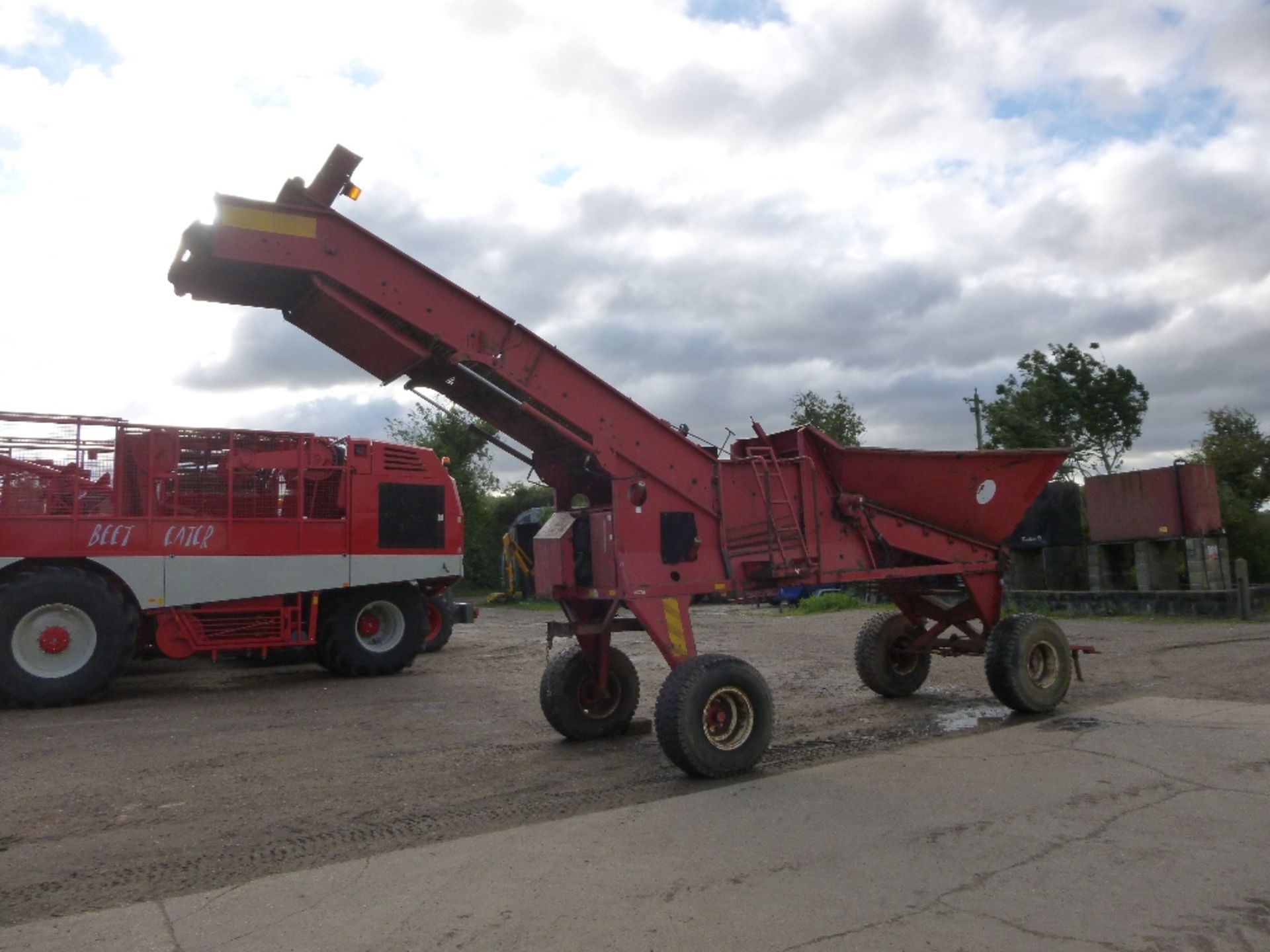 CTM sugarbeet cleaner loader. - Image 2 of 8