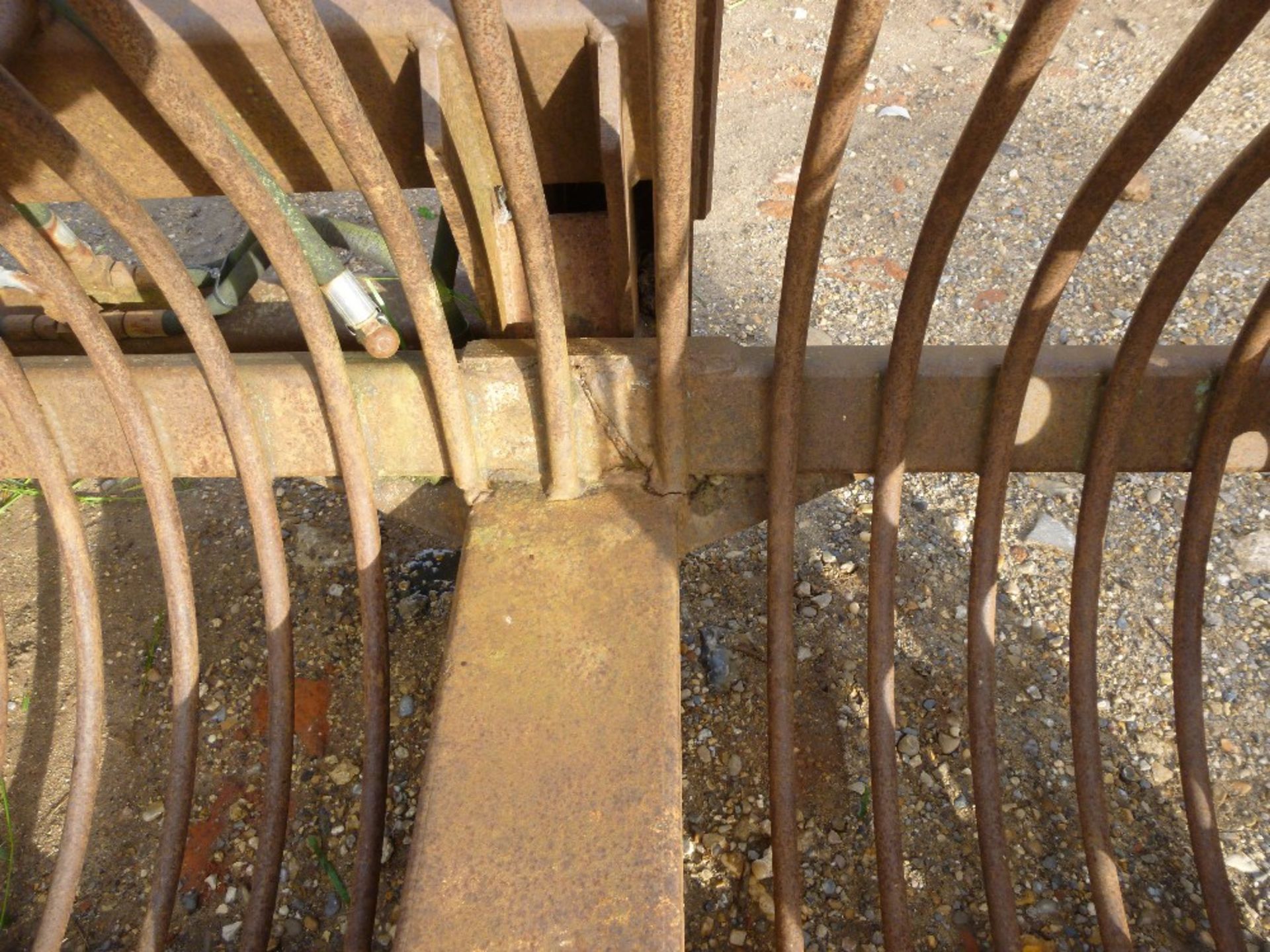 Suton toe tip root bucket. Stored near Beccles. - Image 4 of 4