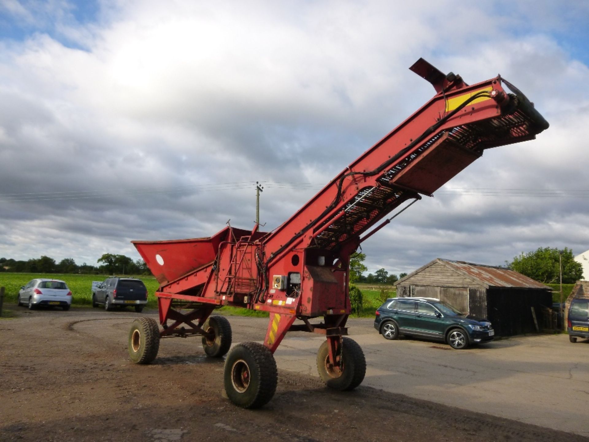 CTM sugarbeet cleaner loader.