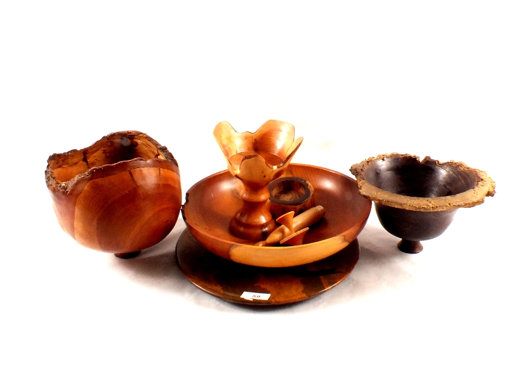 Various modern turned treen items,