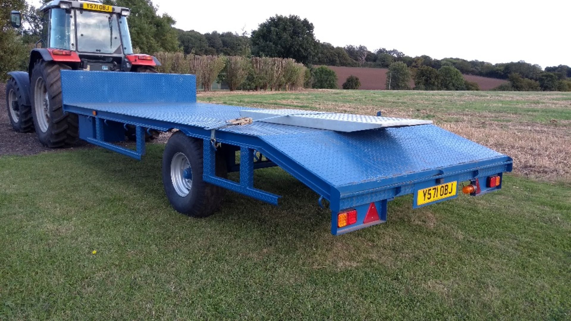 19ft Beaver tail trailer, 6 ton capacity, hydraulic brakes, LED lights, 9 months old. - Image 4 of 4