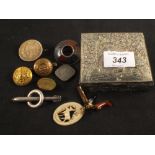 A tin containing 1881 coin brooch plus other items