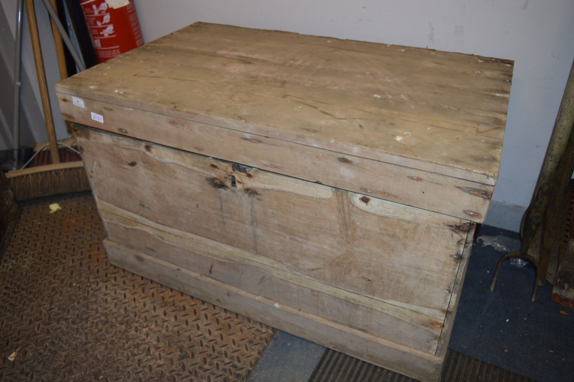 Large Pine Ice Box