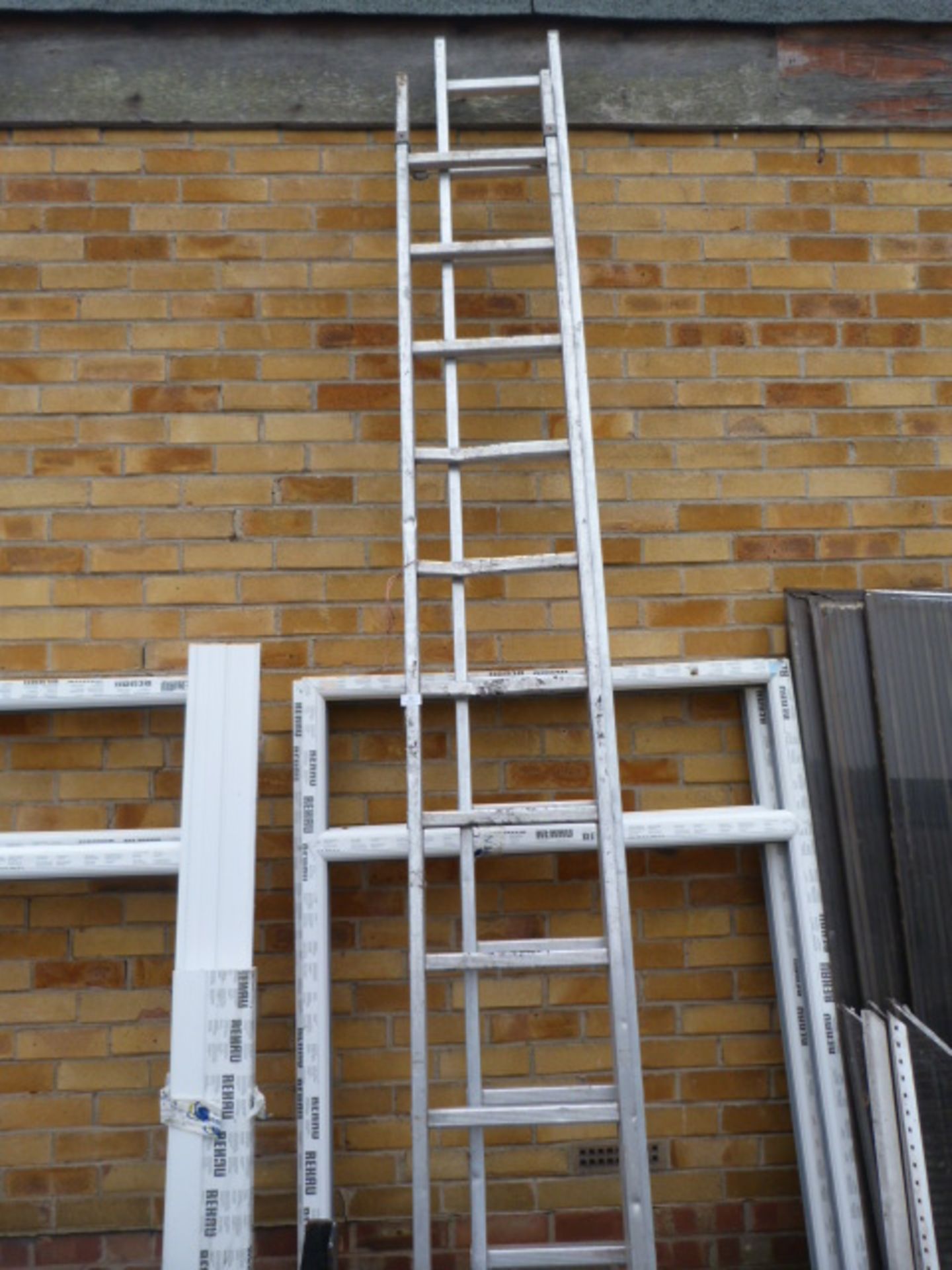 Aluminium Extending Ladder