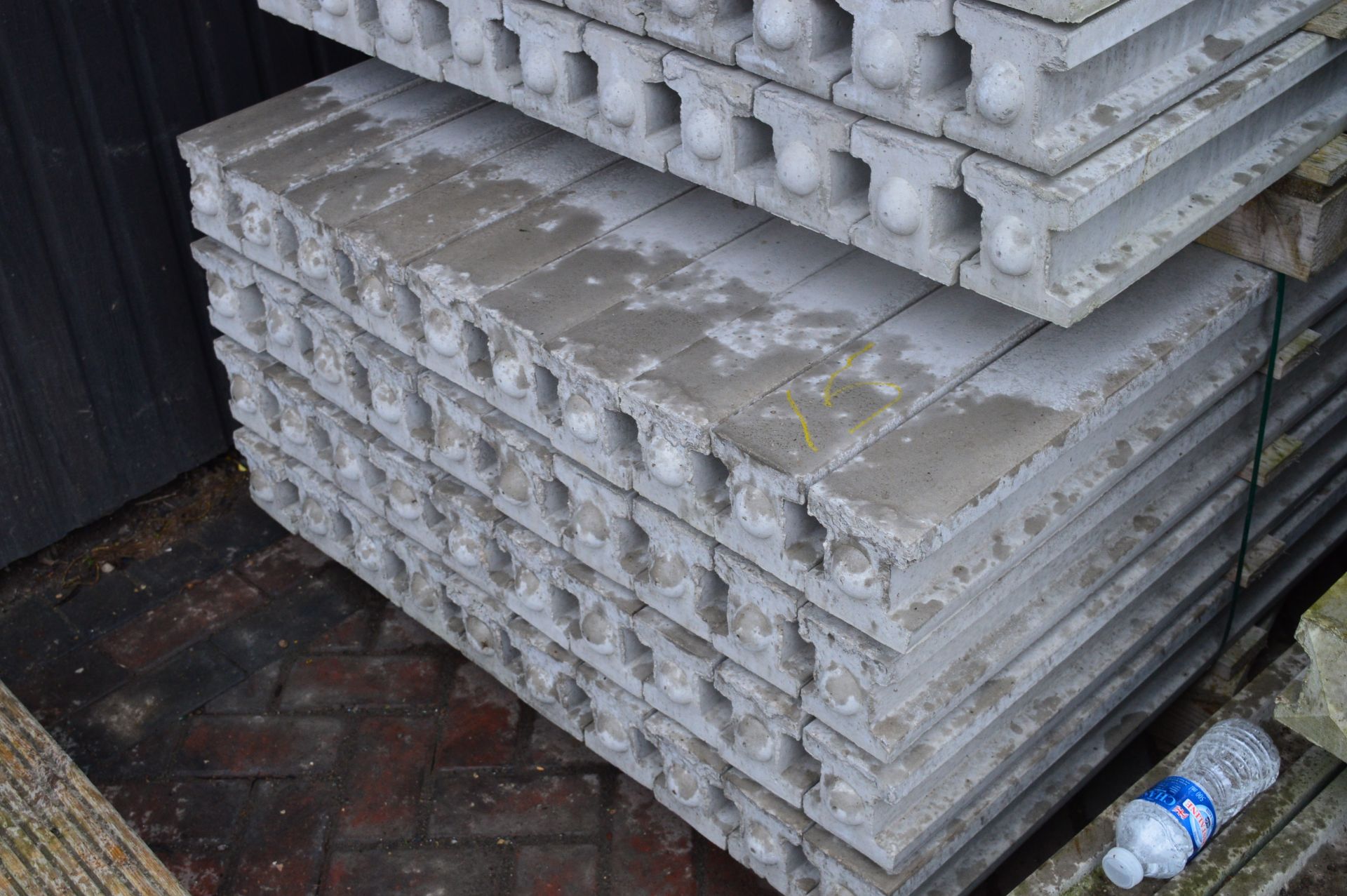 *Forty 6FT Slotted Concrete Posts