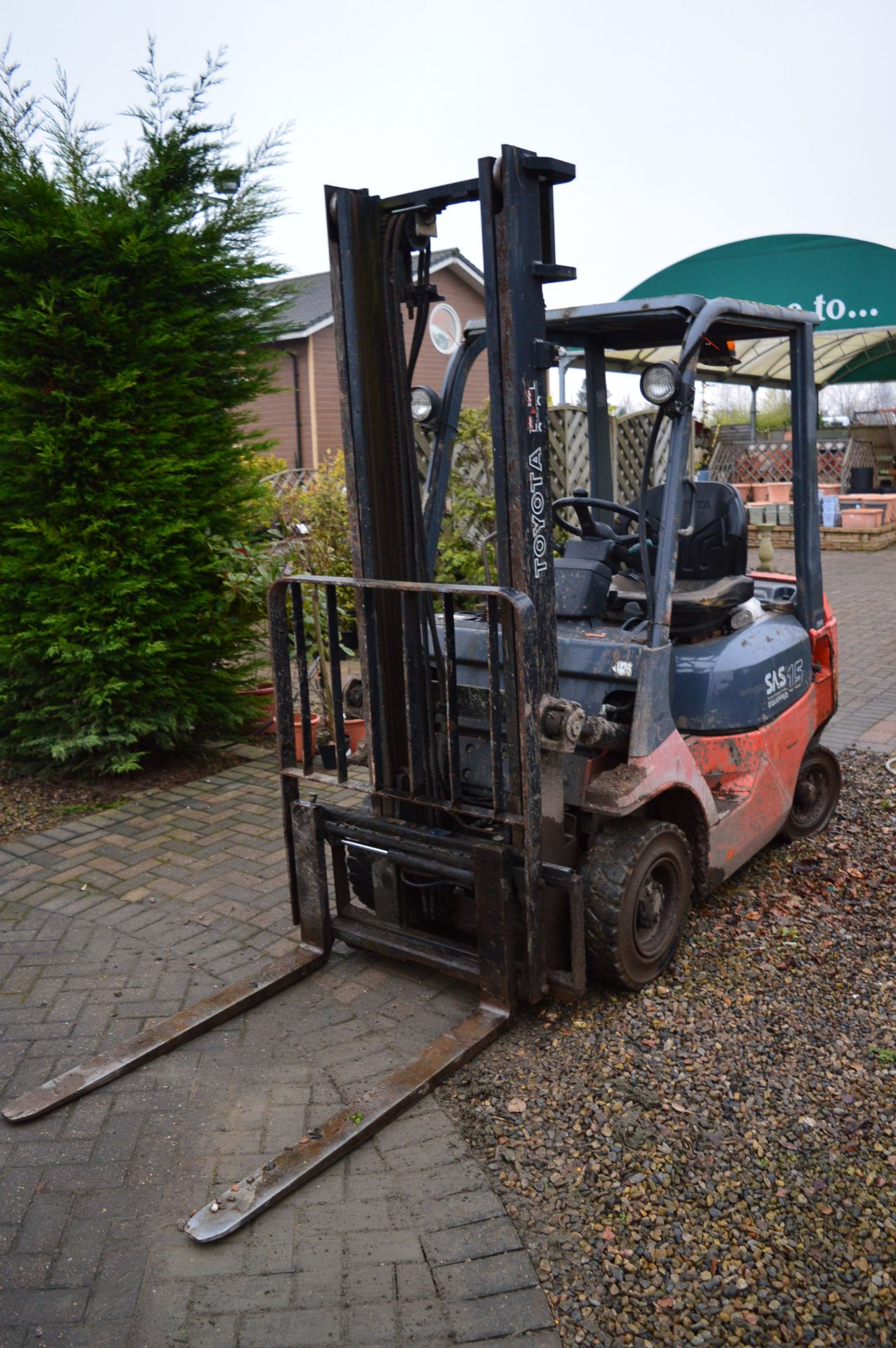 *Toyota 1.5 tonne Diesel Forklift (For Collection Monday 30th)