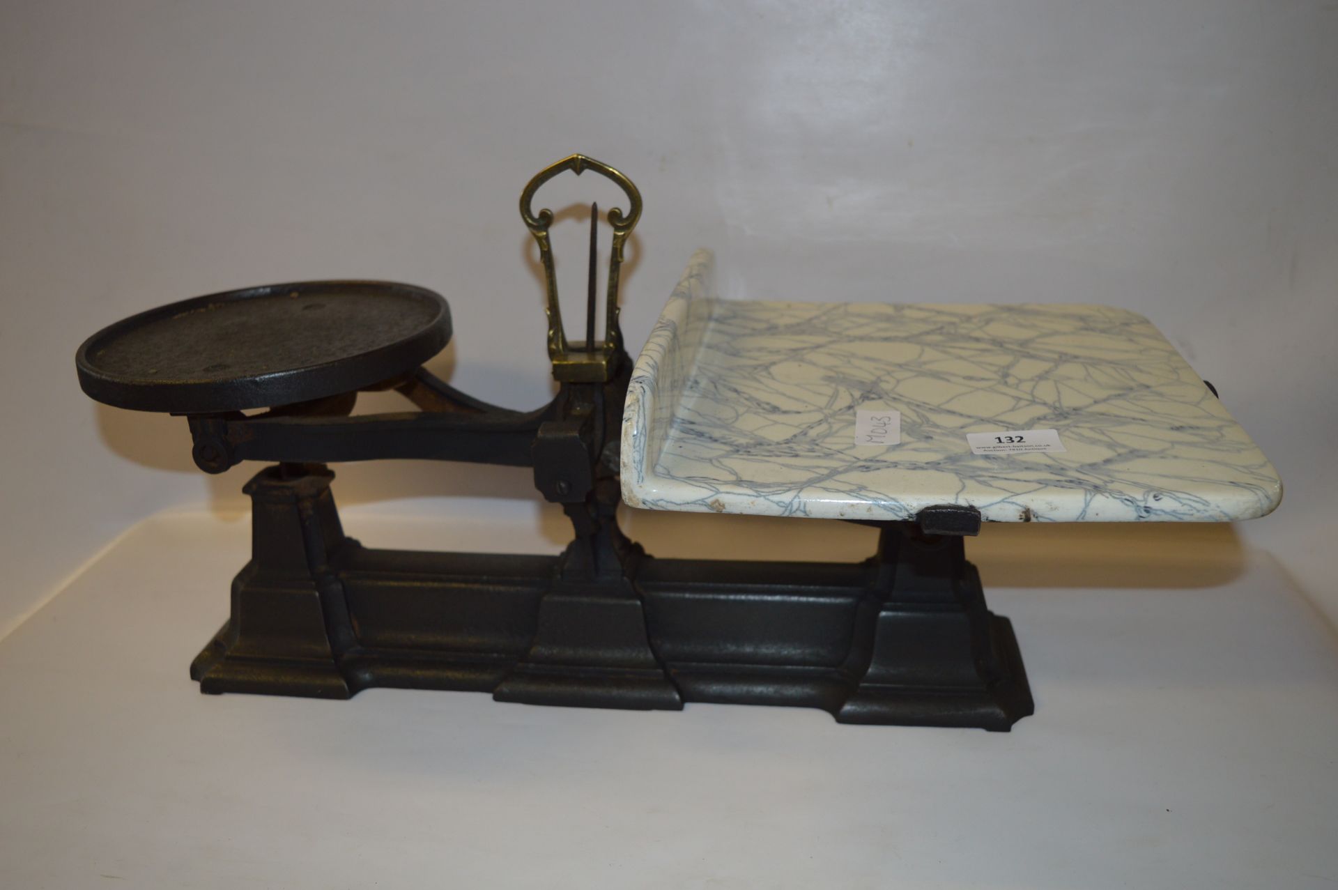 Large Cast Iron Set of Scales with Marble Effect Pan