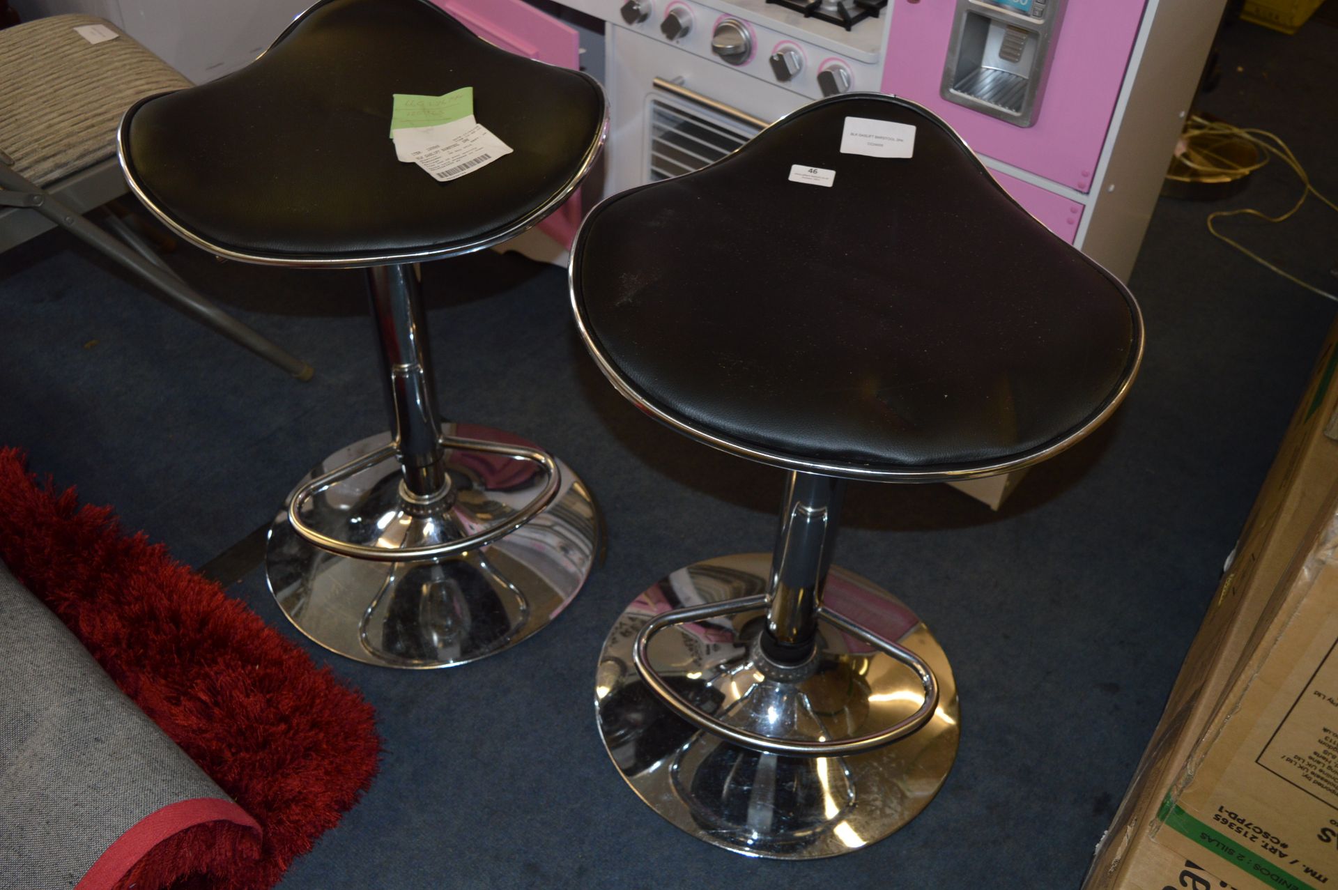 *PAIR OF BLACK AND CHROME GASLIFT BARSTOOLS