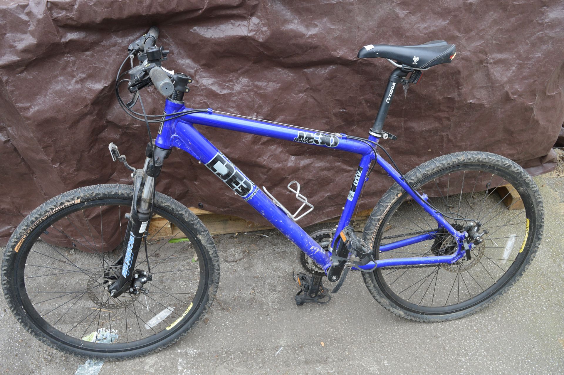 Diamondback Boy's Mountain Bike (Blue)