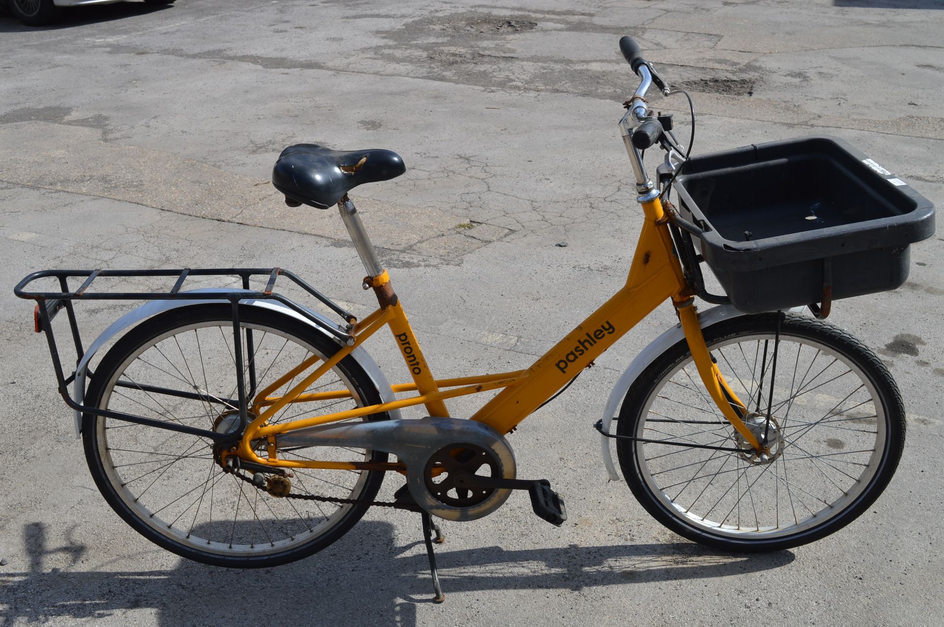 Pashley Pronto Delivery Bicycle (Yellow)