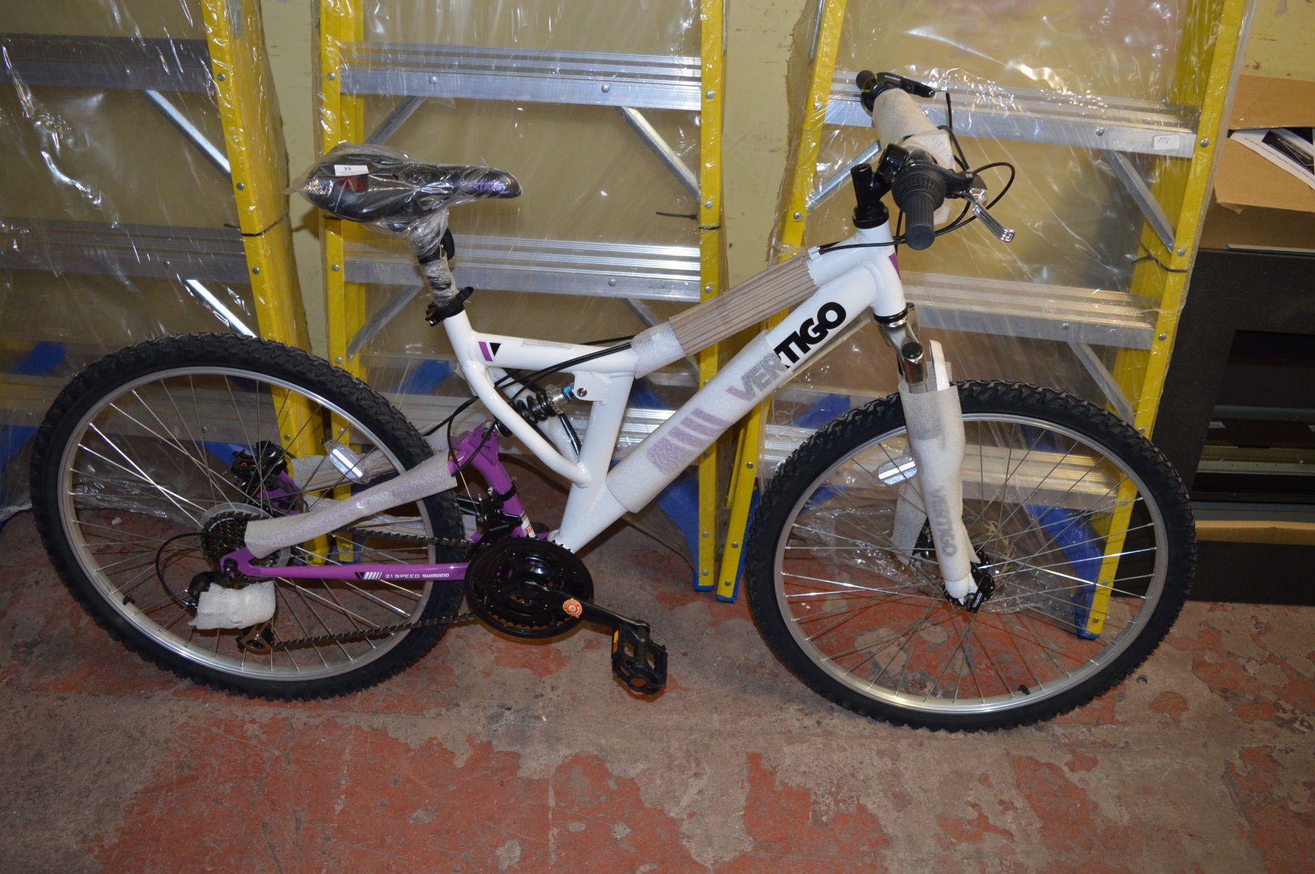 *Vertigo Ladies Mountain BIke with Suspension and Disk Brakes