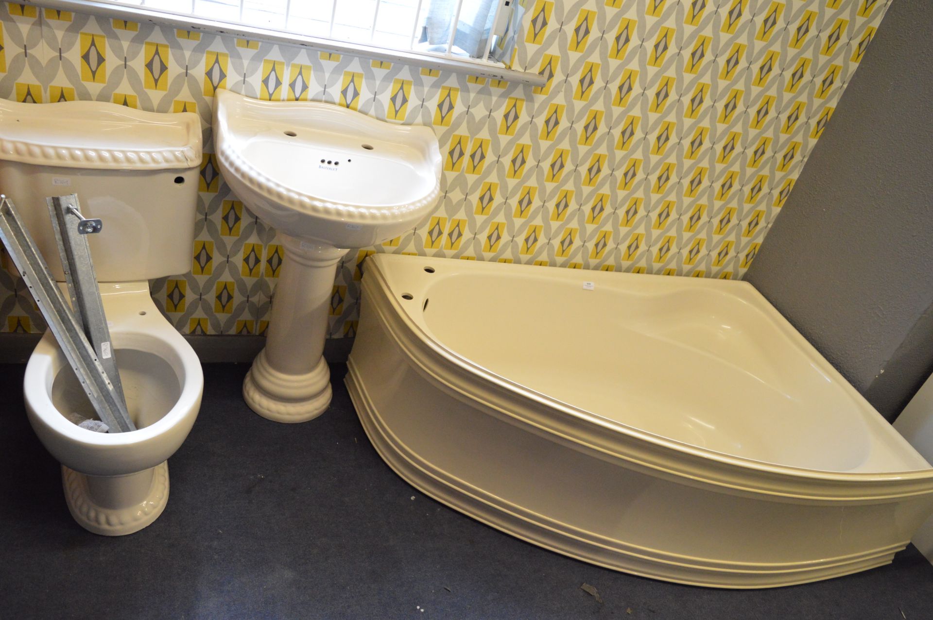 Balterley Bathroom Suite; Corner Bath, Sink & Pedestal and Toilet & Cistern