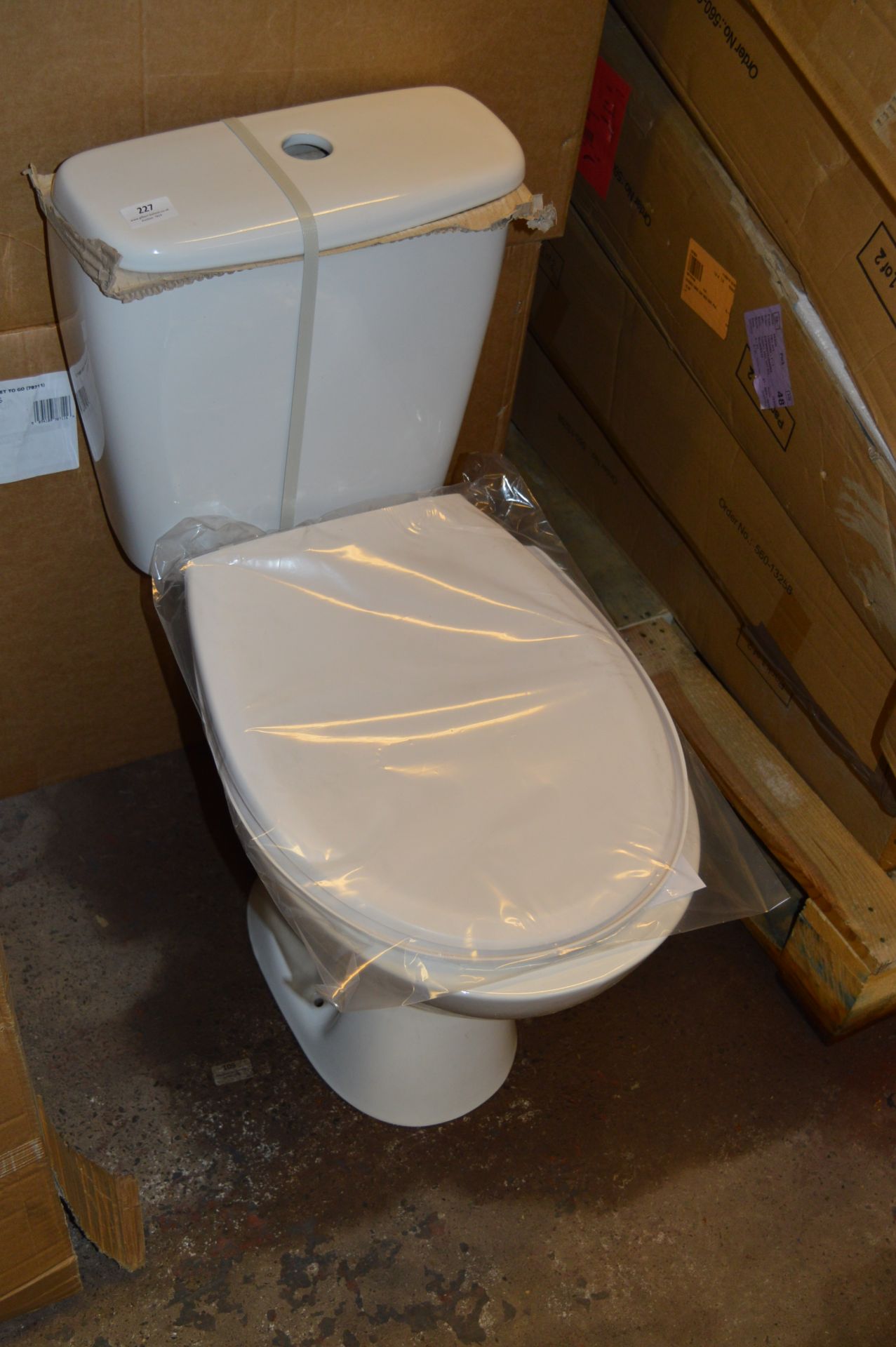 *White WC with Dual Flush Cistern and Seat