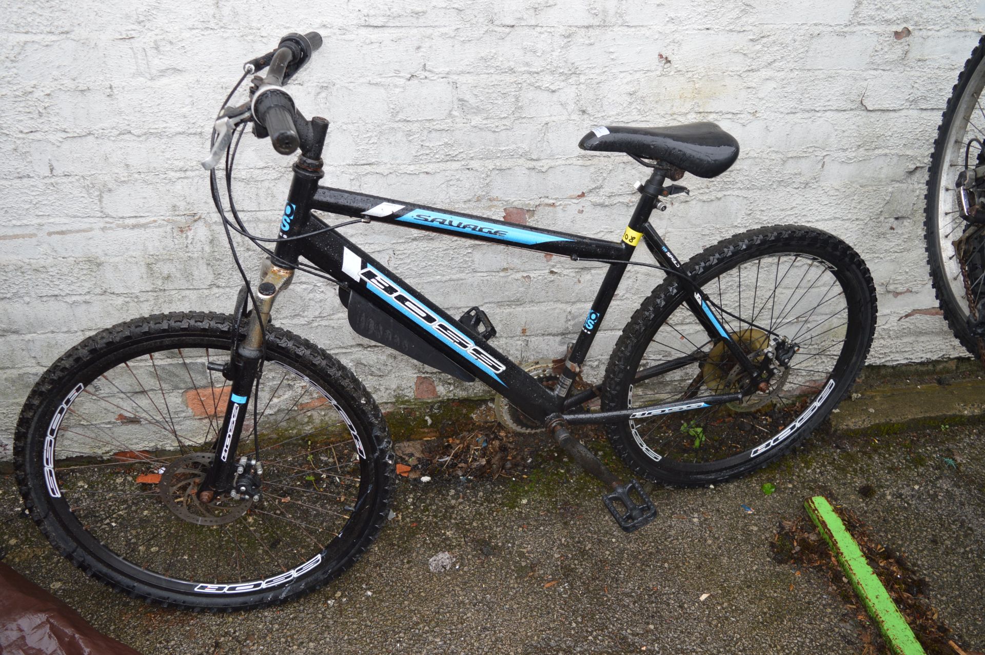 Boss Savage Gents Mountain Bike with Disk Brakes and Front Suspension