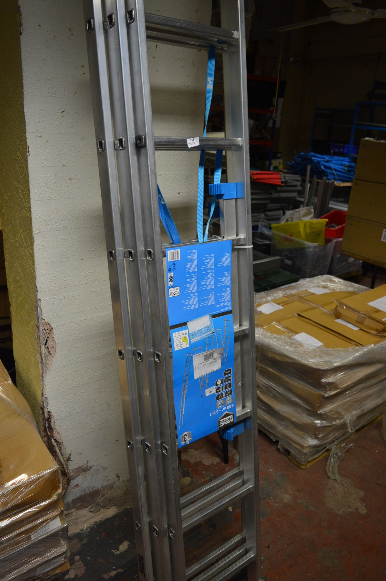 *Aluminium Triple Extending Ladder