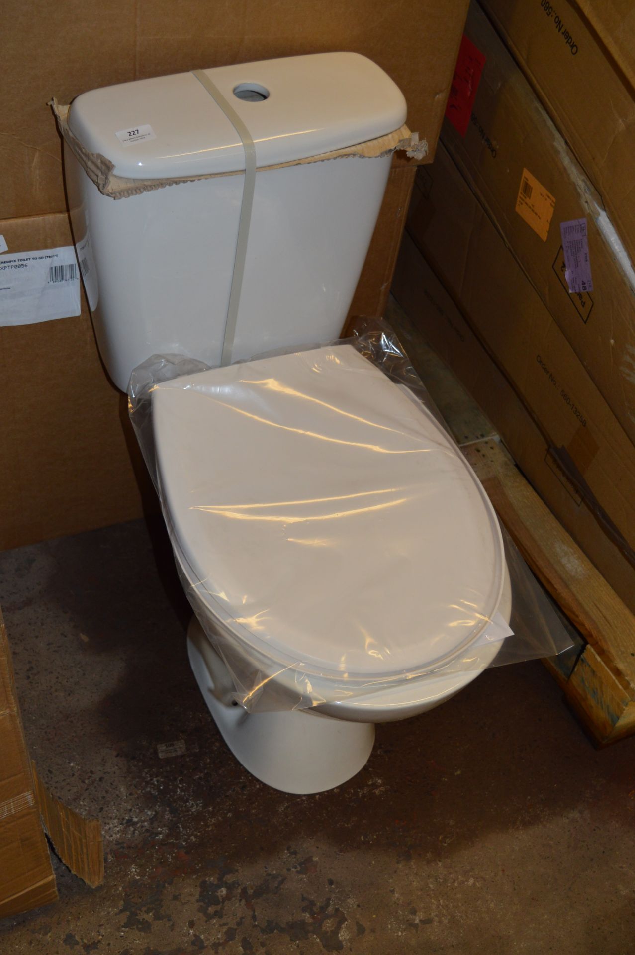 *White WC with Dual Flush Cistern and Seat