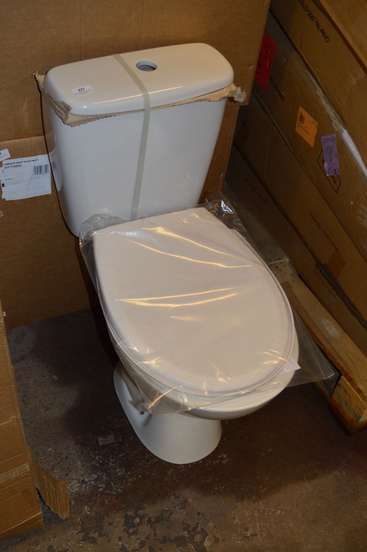 *White WC with Dual Flush Cistern and Seat