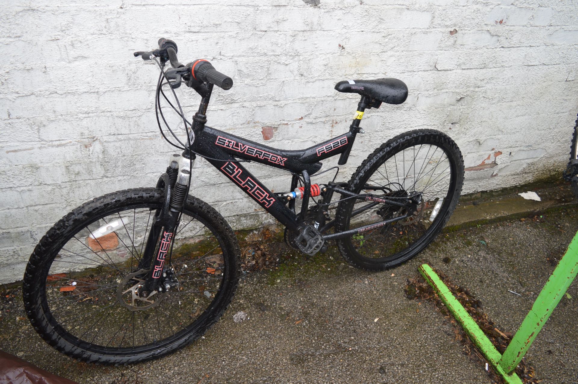 SilverFox F526 Mountain Bike With Suspension and Disk Brakes