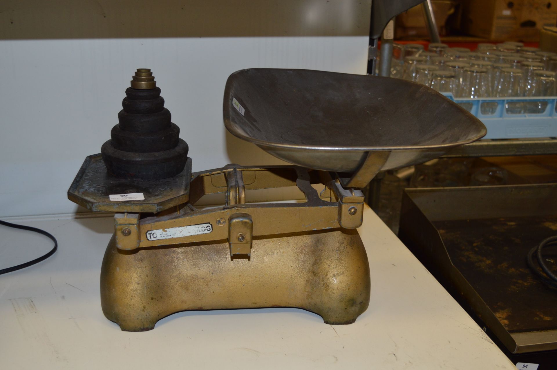 Set of Scales with Weights and Pan