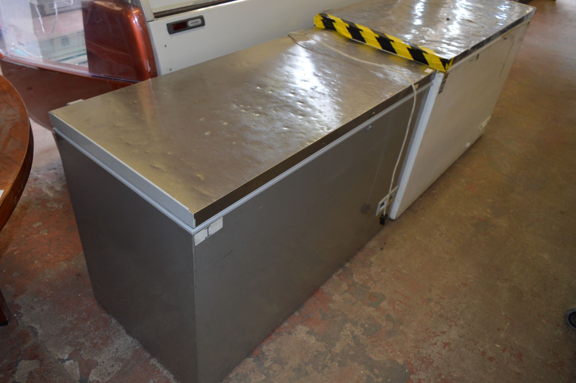 Chest Freezer with Stainless Steel Lid