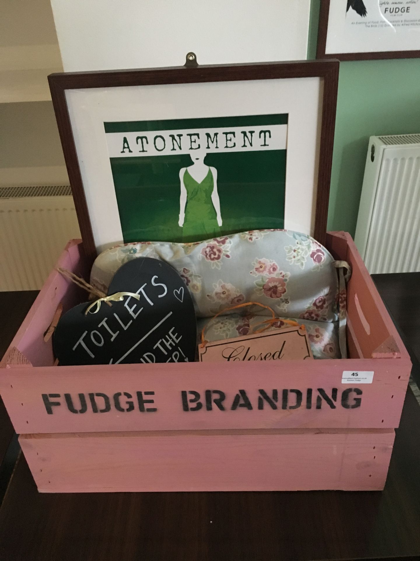 Decorative Crate with Picture and Cafe Accessories