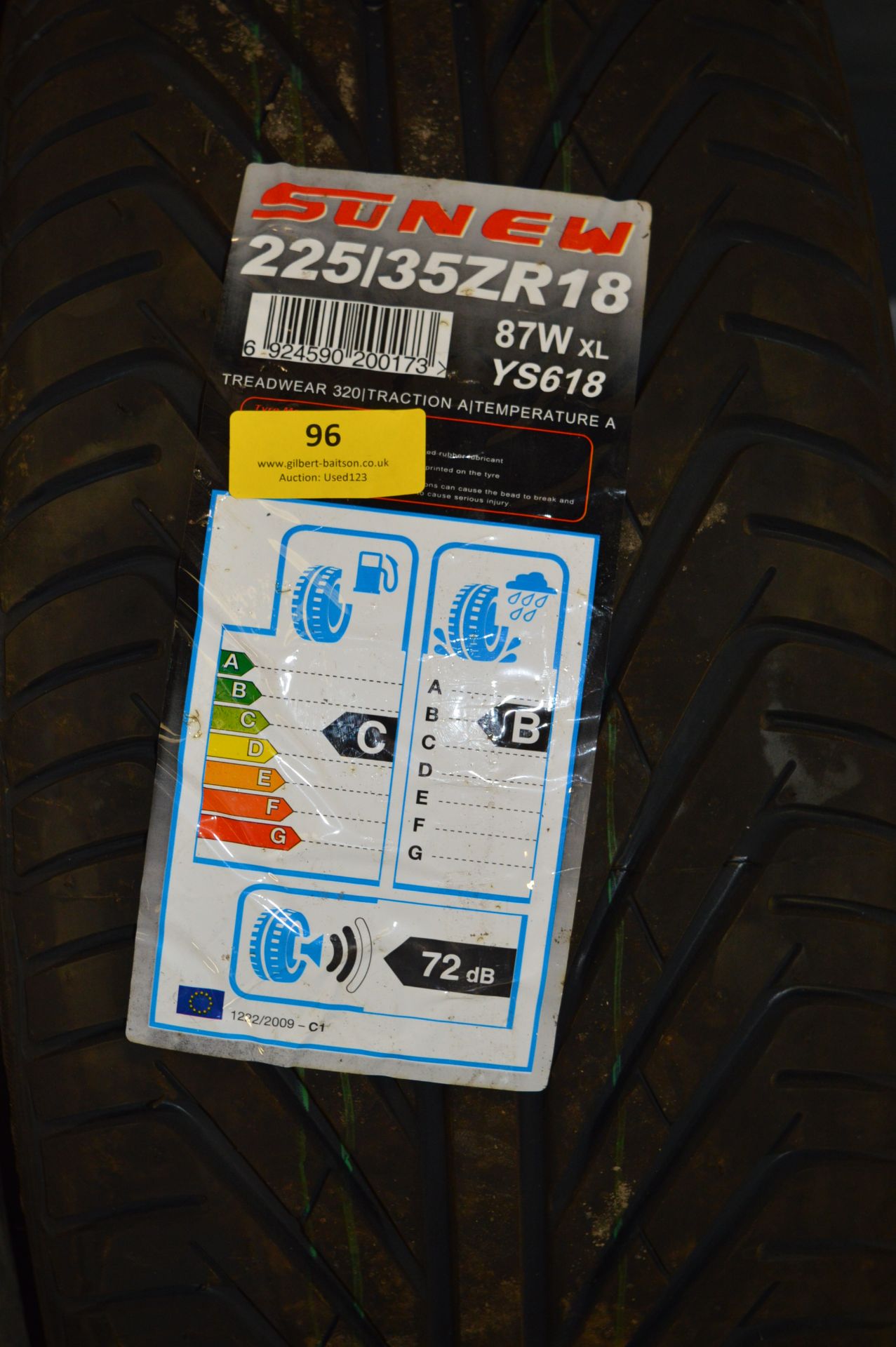 *Two Sunew 225/35ZR18 Tyres