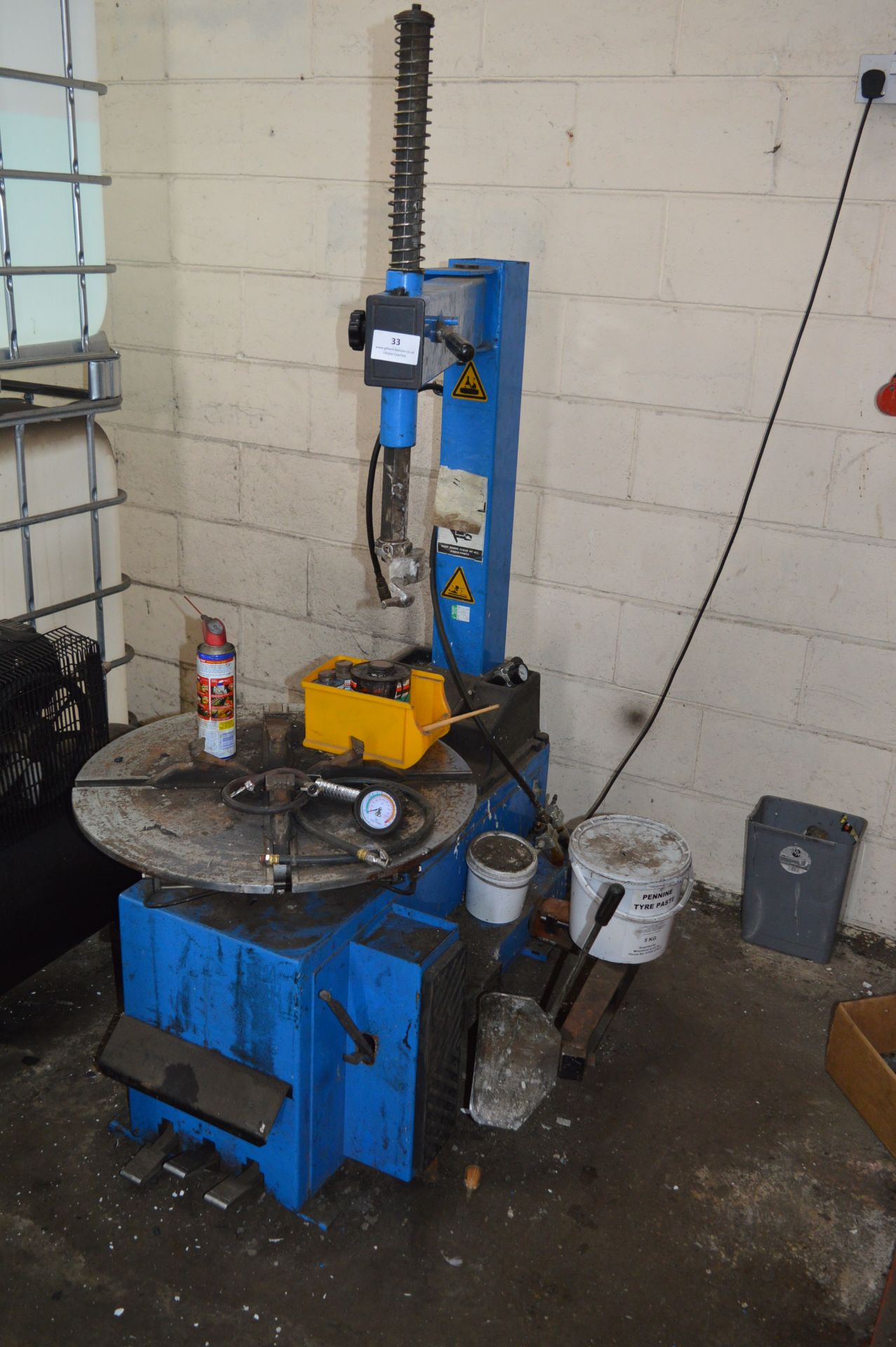 *Single Phase Tyre Changer