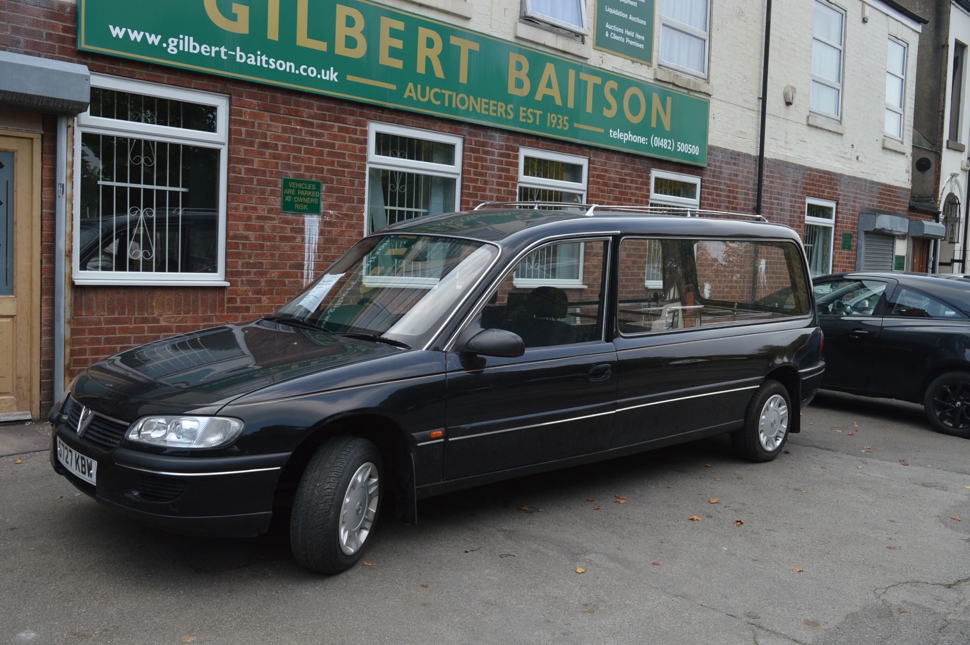 Vauxhall Hearse Reg: S727KBW MOT: April 2018 Milage: 42849