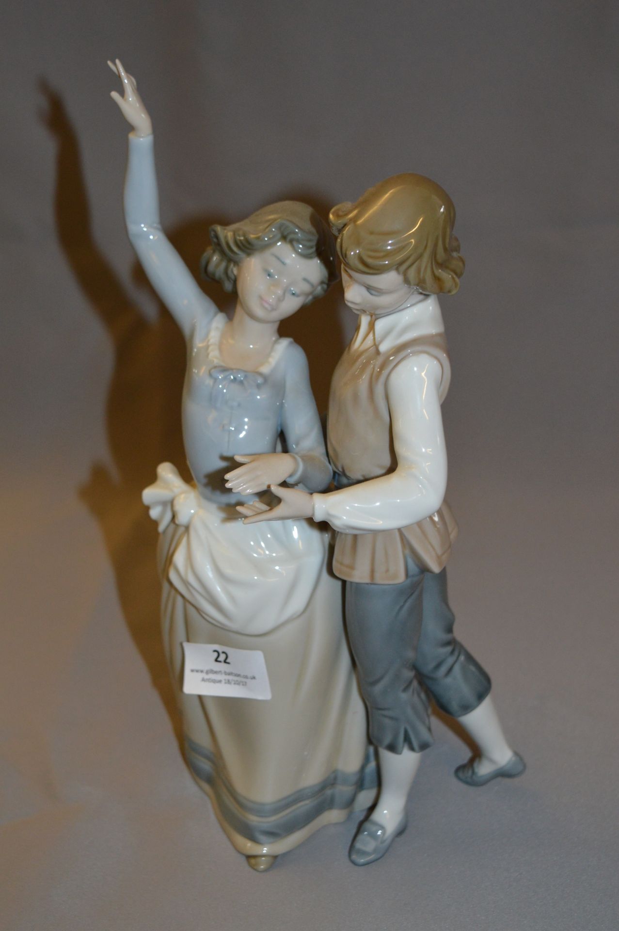 Nao Lladro Figurine - Dancing Couple