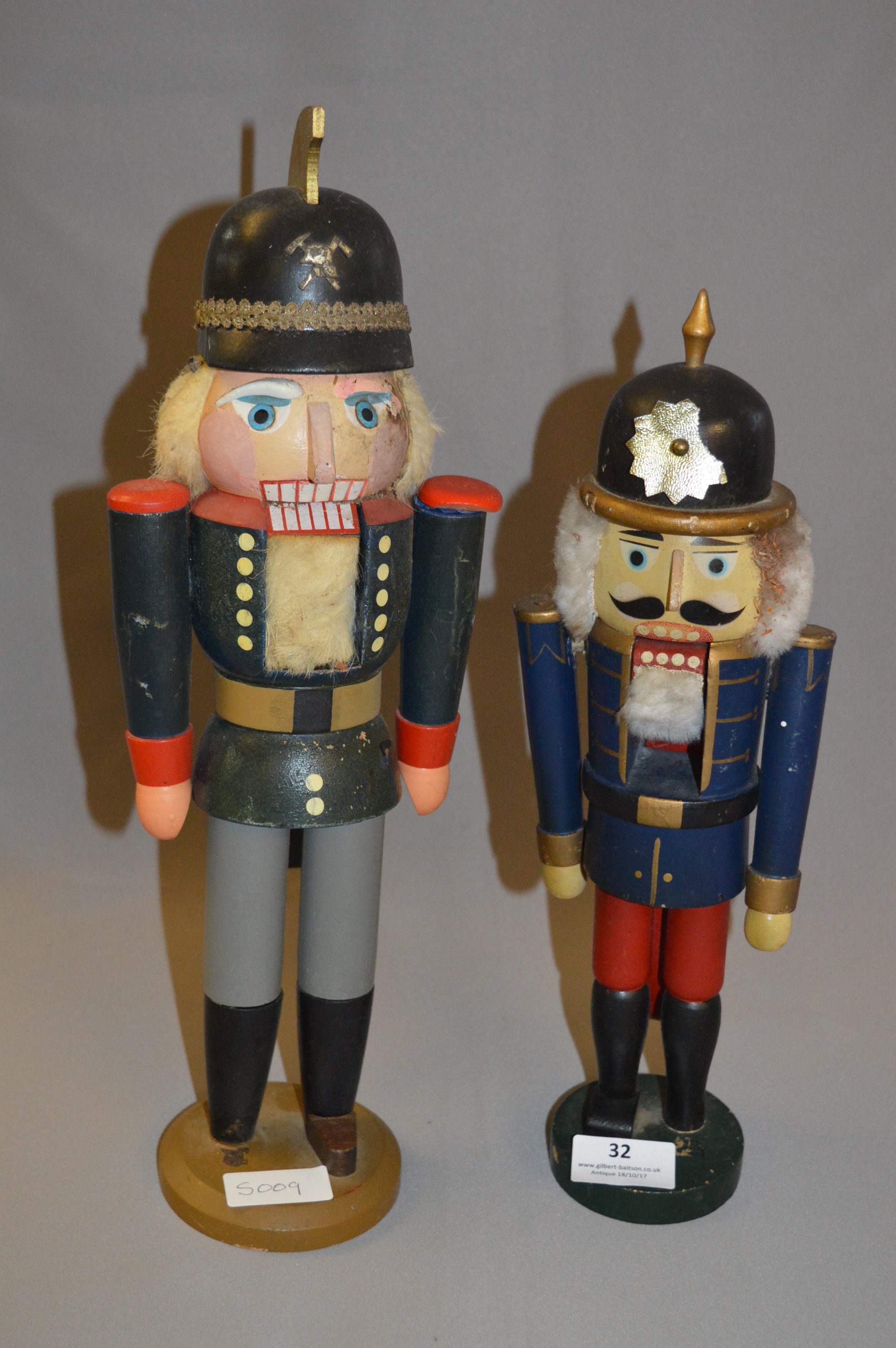 2 Wood Doll Toy Soldiers