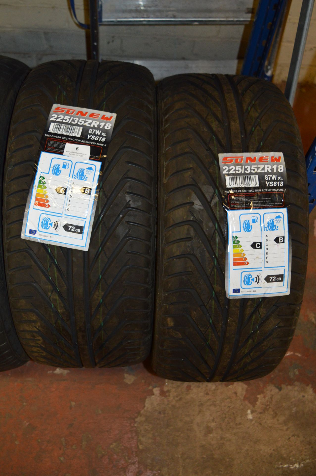 *Two Senew 225/35ZR18 Tyres